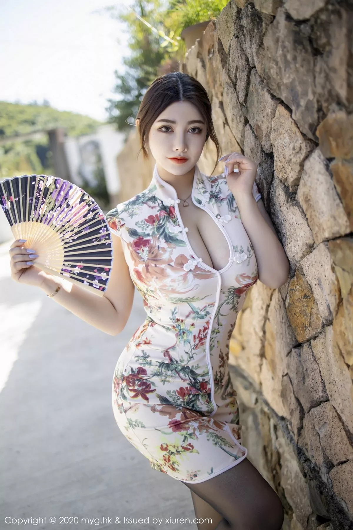 秀人集.com_[MyGirl美媛馆]Vol.465_嫩模软软子性感古韵旗袍半脱露情趣内衣吊带黑丝极致诱惑写真52P