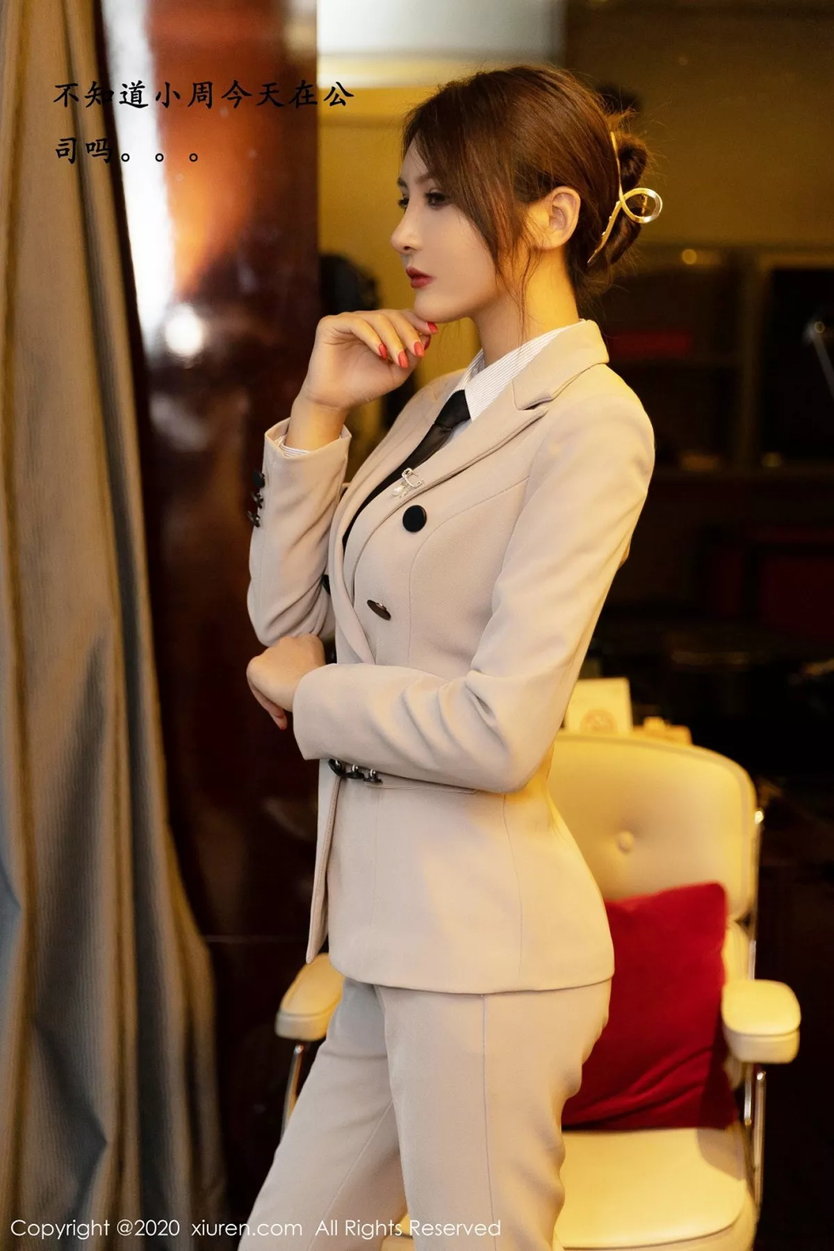 秀人集.com_[XiuRen秀人网]No.2857_嫩模周于希Sandy＆Emily顾奈奈办公室霸道总裁主题半脱诱惑写真101P