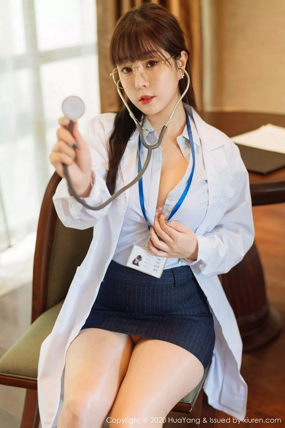 秀人集.com_[HuaYang花漾]Vol.334_女神王雨纯西双版纳旅拍医生剧情主题超薄肉丝裤袜诱惑写真73P