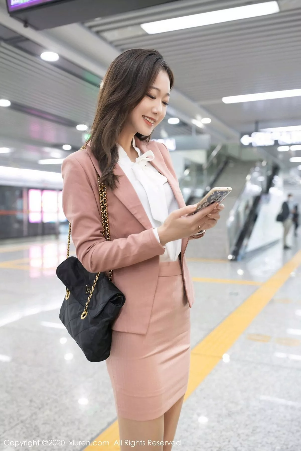 秀人集.com_[XiuRen秀人网]No.2865_嫩模唐安琪地铁学妹系列主题性感内衣配开档肉丝裤袜诱惑写真62P