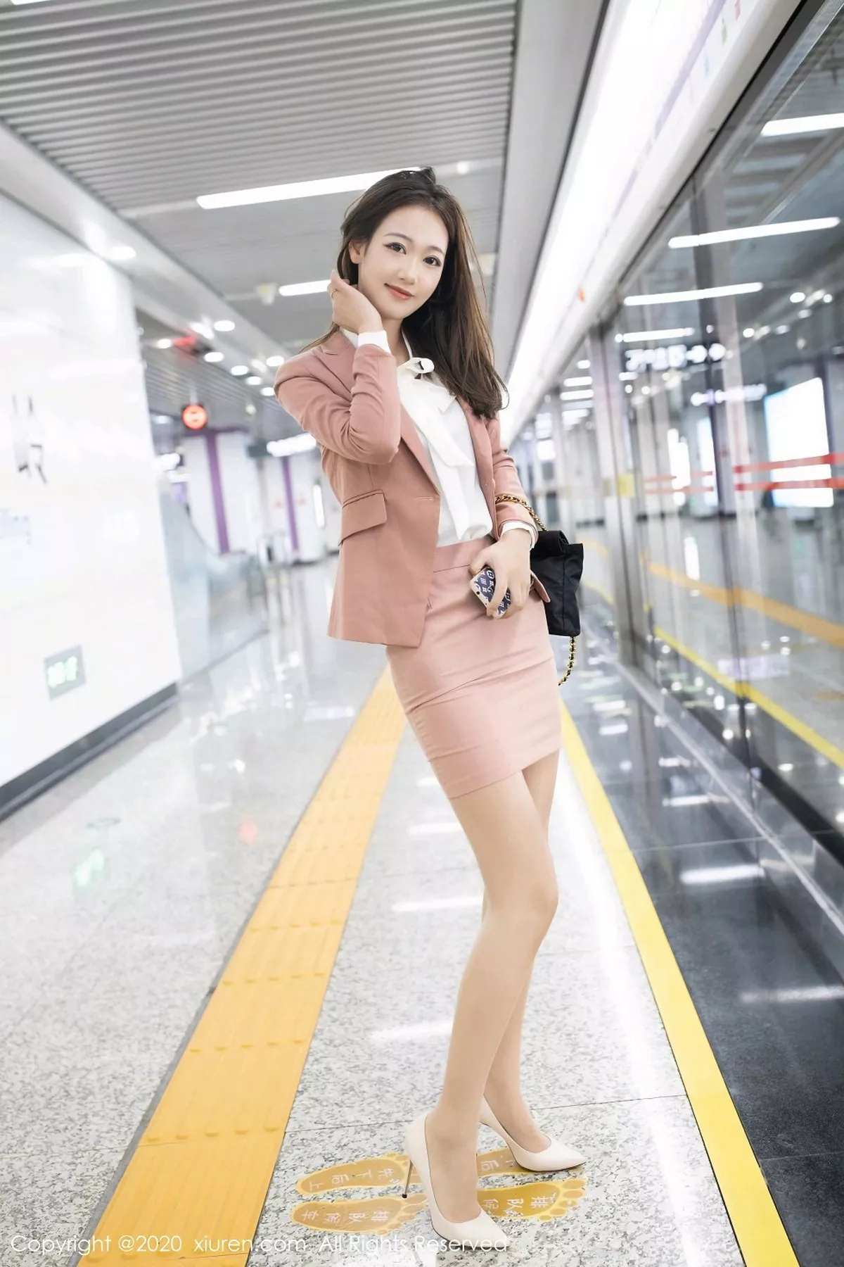 秀人集.com_[XiuRen秀人网]No.2865_嫩模唐安琪地铁学妹系列主题性感内衣配开档肉丝裤袜诱惑写真62P