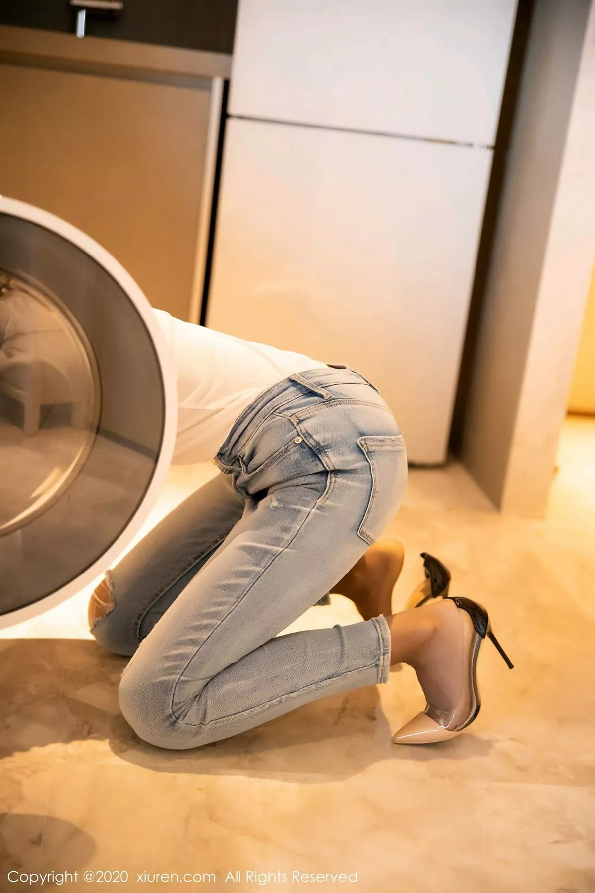 秀人集.com_[XiuRen秀人网]No.2870_嫩模梦心月心愿旅拍私房脱牛仔裤露无内黑丝裤袜秀翘臀诱惑写真94P