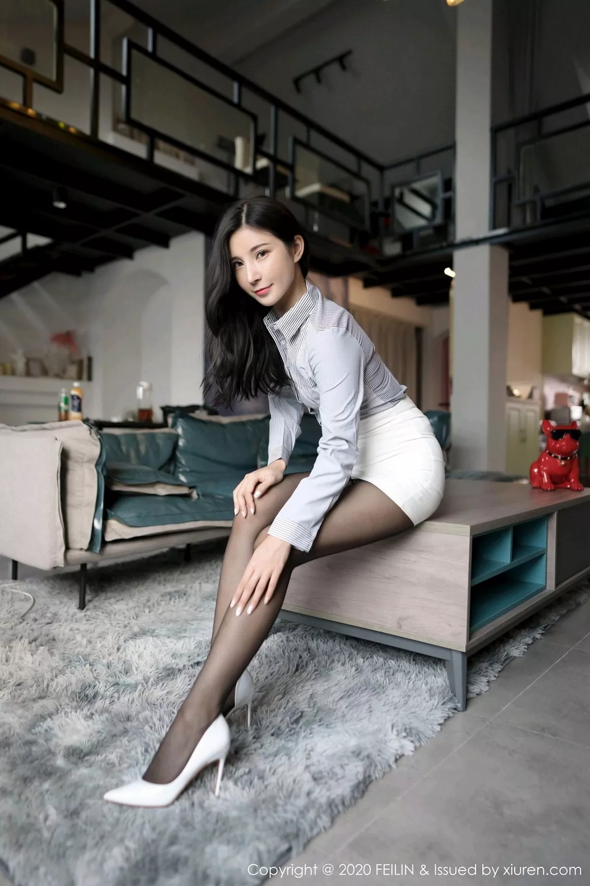 秀人集.com_[FeiLin嗲囡囡]VOL.358_嫩模小蛮妖Yummy秘书制服OL主题半脱露开档黑丝裤袜诱惑写真42P