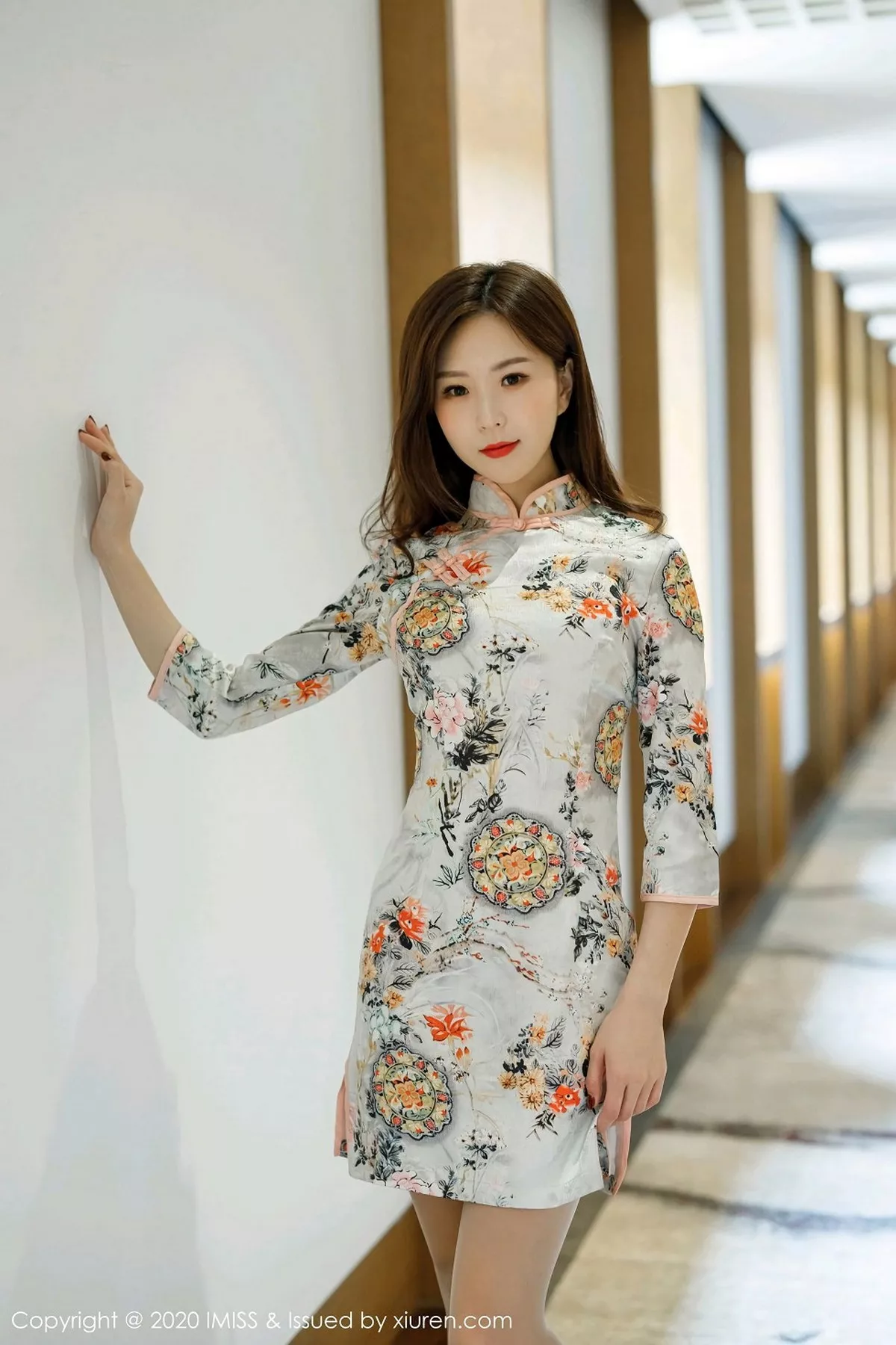 秀人集.com_[IMISS爱蜜社]Vol.534_嫩模杨紫嫣Cynthia私房床上撩古韵旗袍露肉丝裤袜诱惑写真64P