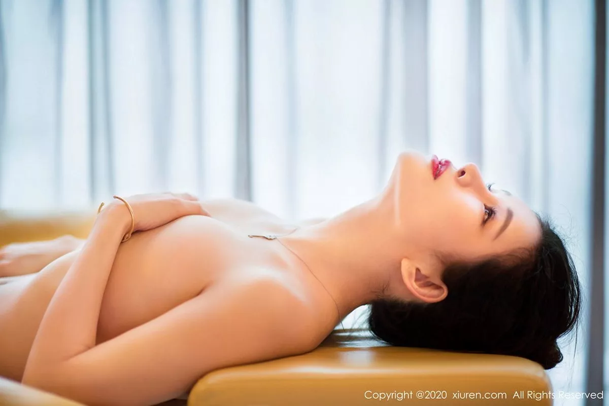 秀人集.com_[XiuRen秀人网]No.2896_嫩模张雨萌私房性感内衣配超薄肉丝裤袜半脱秀火辣身材诱惑写真45P