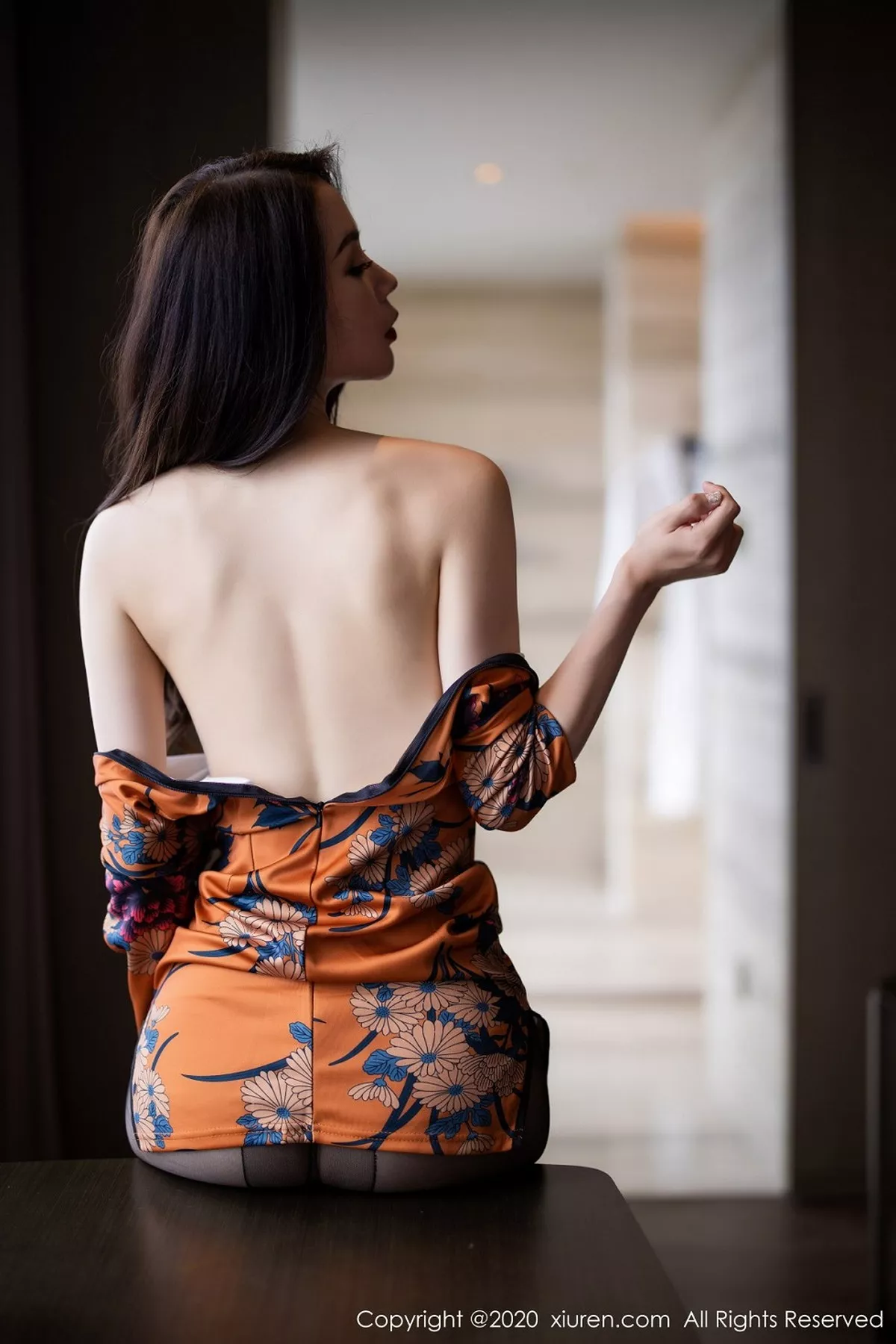 秀人集.com_[XiuRen秀人网]No.2899_嫩模梦心月心愿旅拍古韵旗袍配无内黑丝裤袜秀翘臀极致魅惑写真122P