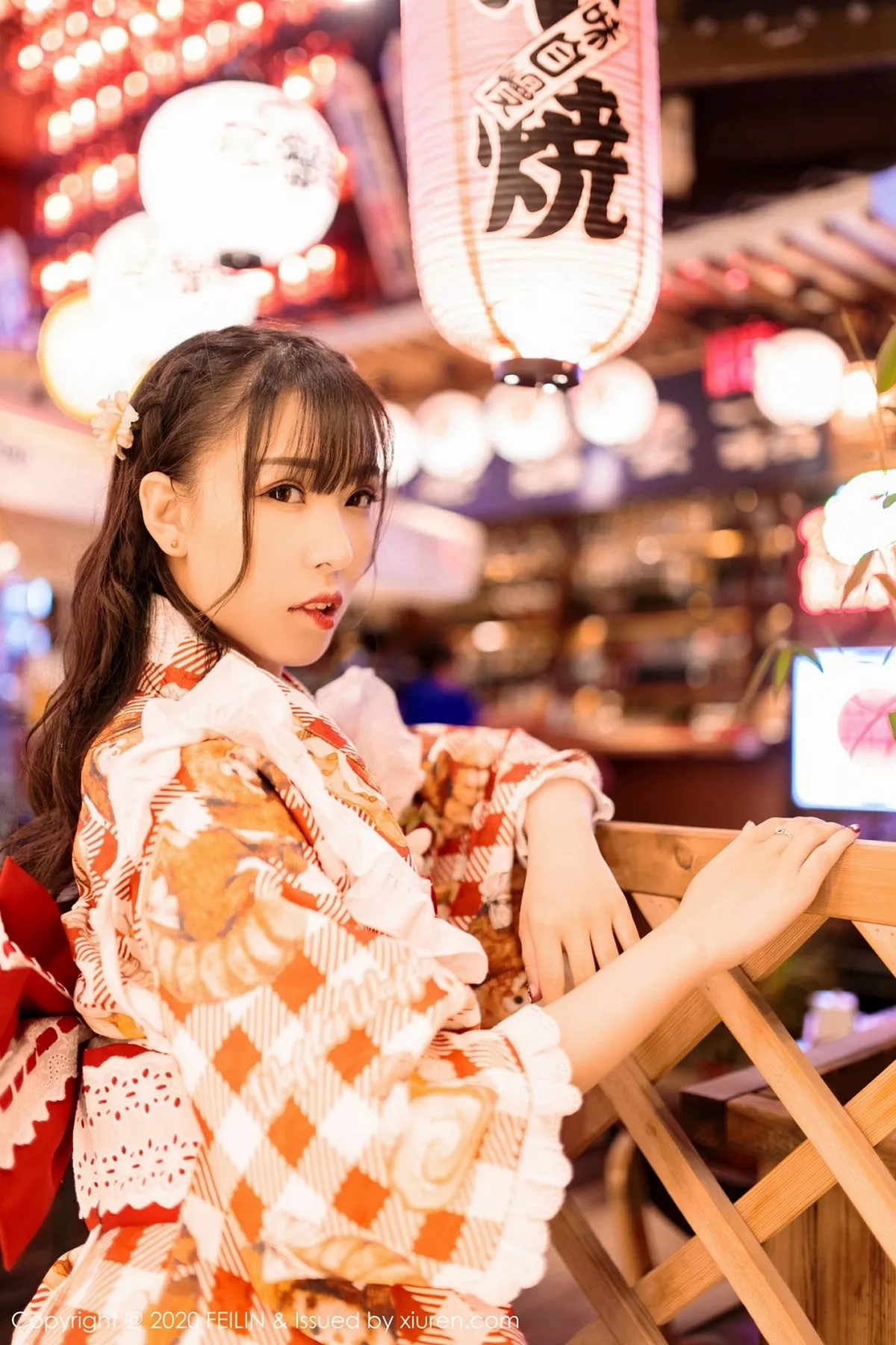 秀人集.com_[FeiLin嗲囡囡]VOL.360_嫩模小波多私房日系风团花锦簇半脱秀凹凸身材诱惑写真50P