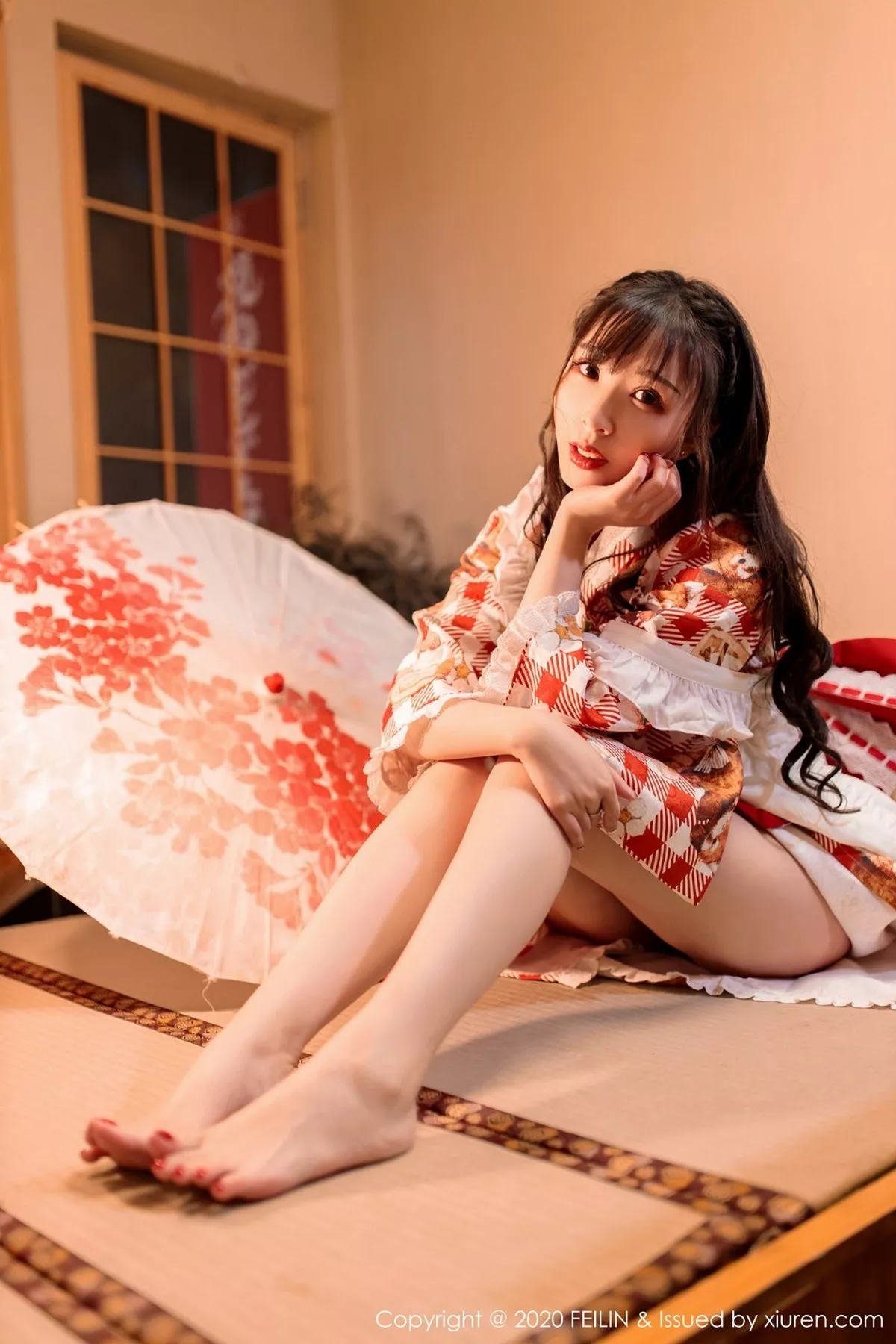 秀人集.com_[FeiLin嗲囡囡]VOL.360_嫩模小波多私房日系风团花锦簇半脱秀凹凸身材诱惑写真50P