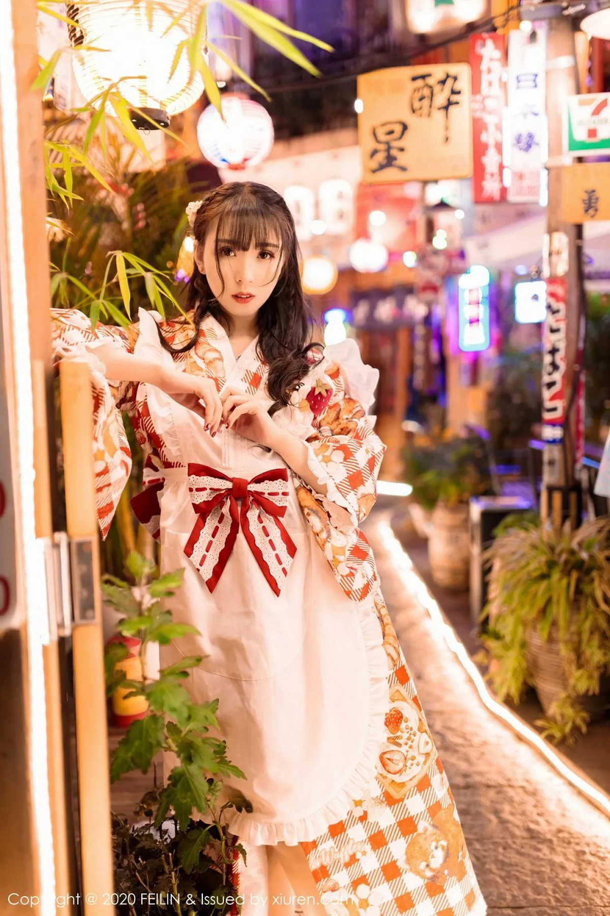 秀人集.com_[FeiLin嗲囡囡]VOL.360_嫩模小波多私房日系风团花锦簇半脱秀凹凸身材诱惑写真50P