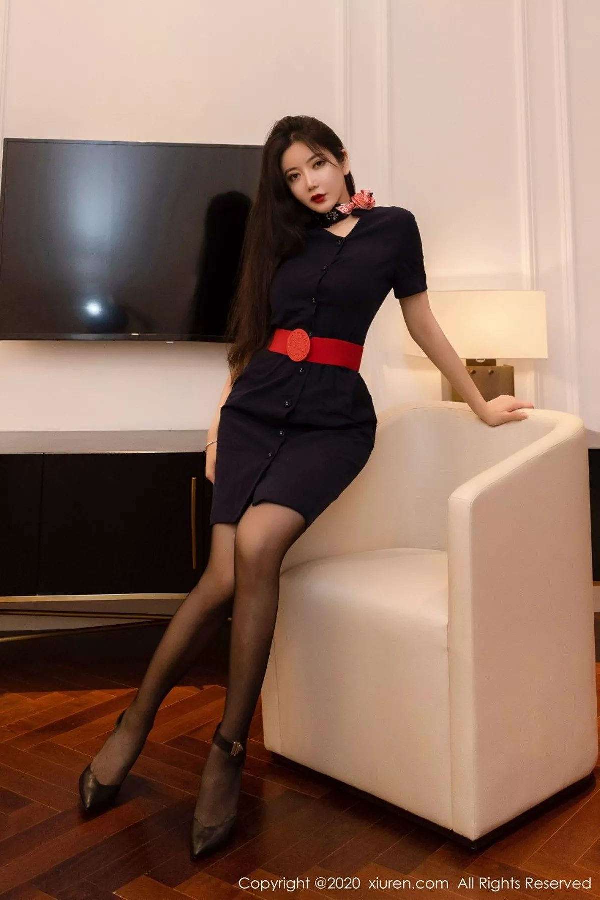 秀人集.com_[XiuRen秀人网]No.2902_女神心妍小公主乘务长制服主题私房半脱露丁字裤秀翘臀诱惑写真40P