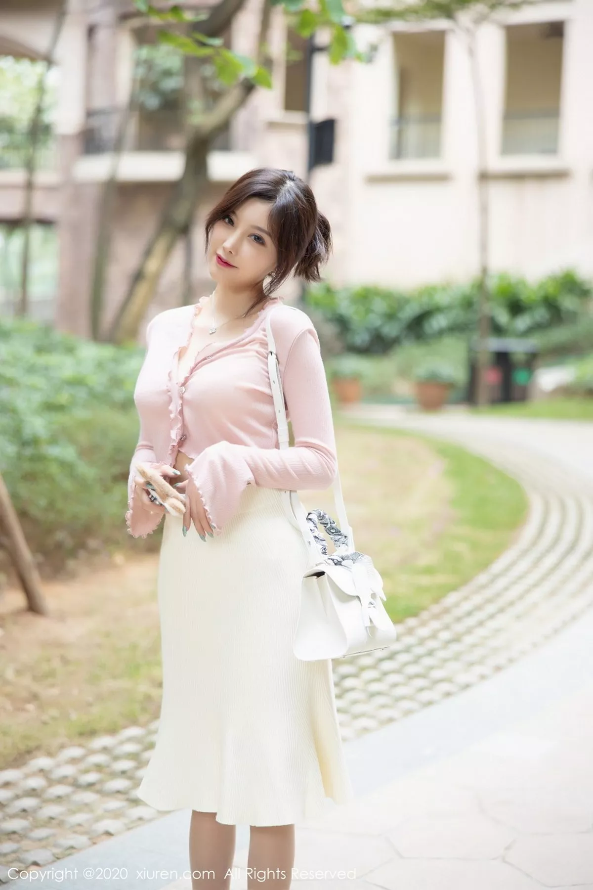 秀人集.com_[XiuRen秀人网]No.2905_女神杨晨晨sugar居家私房娇妻主题粉色内衣秀完美身材诱惑写真70P