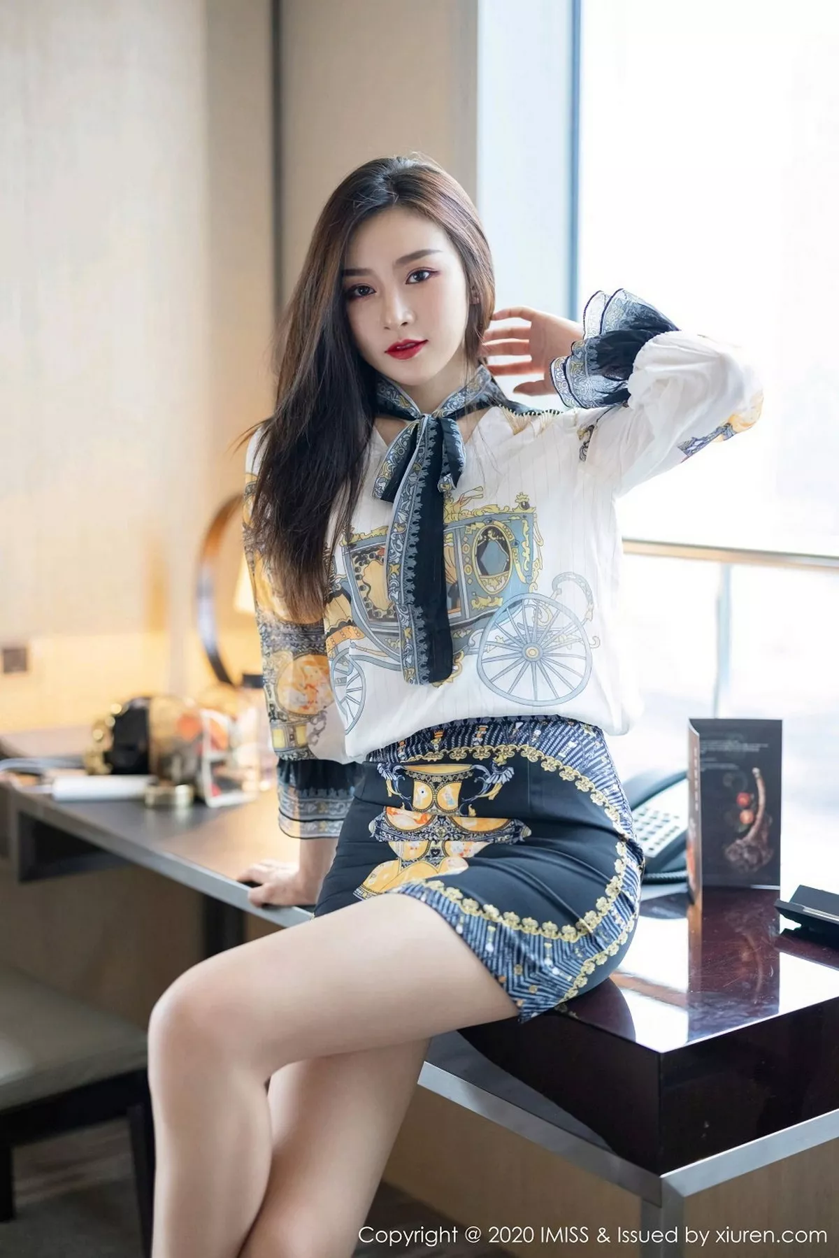 秀人集.com_[IMISS爱蜜社]Vol.525_气质美女Vanessa私房床上性感内衣秀完美身材迷人诱惑写真56P