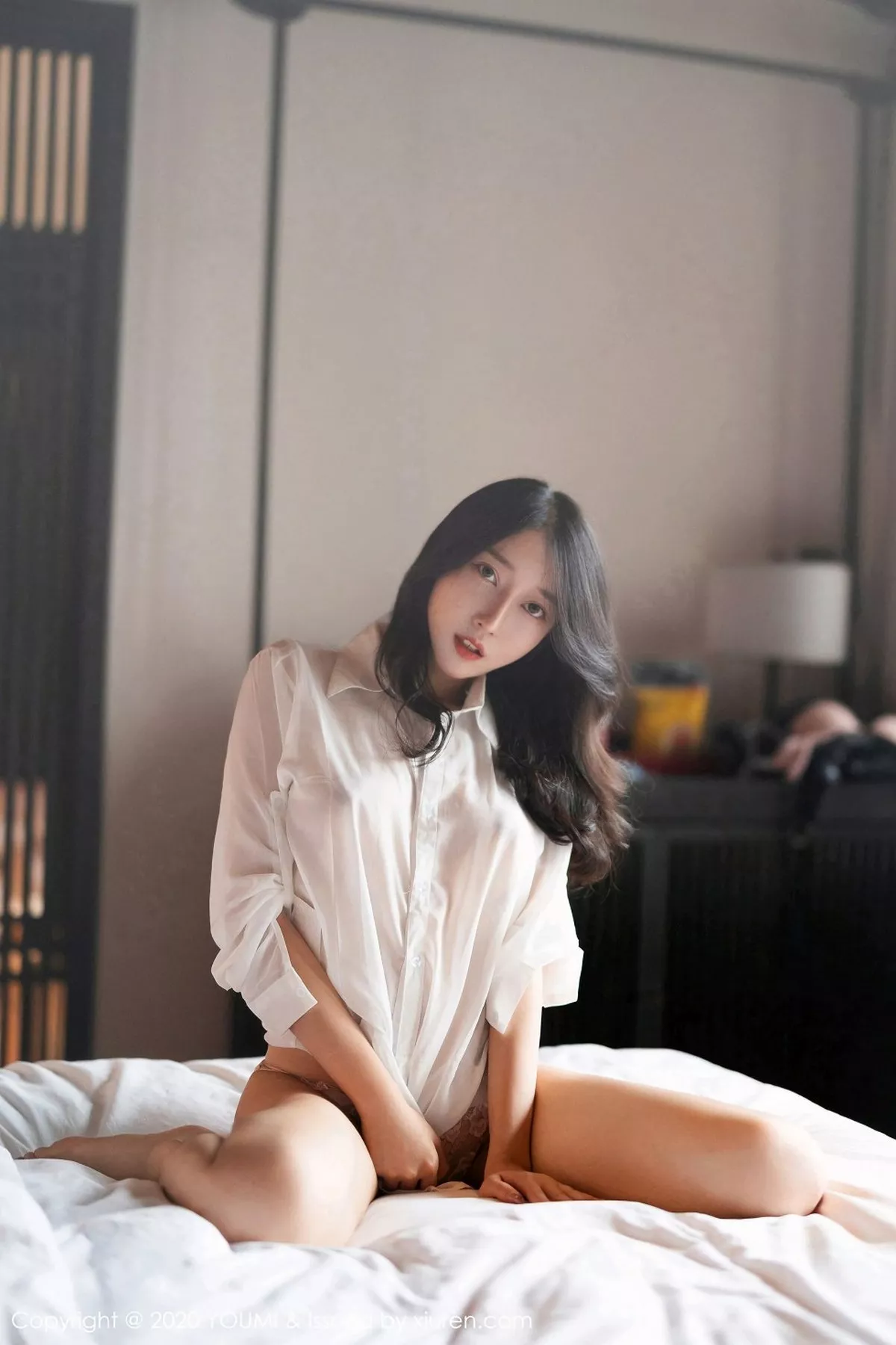 秀人集.com_[YouMi尤蜜荟]Vol.560_丽质美人玥儿玥er杭州旅拍薄透白衬衫配蕾丝内裤撩人诱惑写真64P