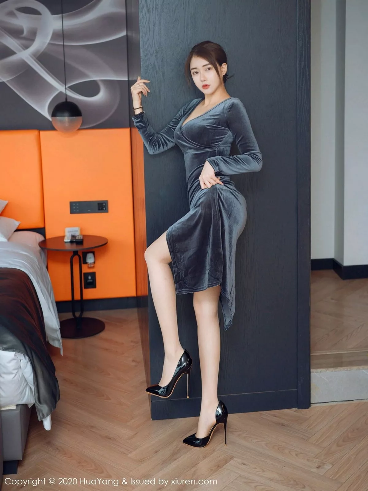 秀人集.com_[HuaYang花漾]Vol.341_嫩模凯竹华丽典雅吊裙半脱露性感内衣肉丝裤袜诱惑写真41P