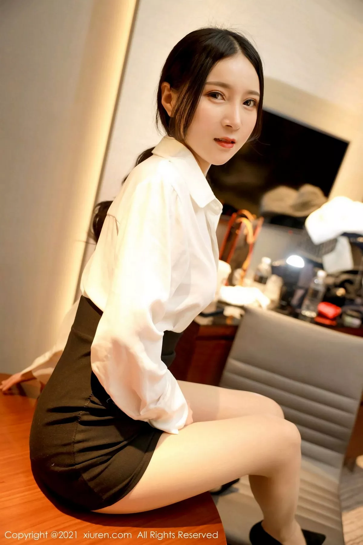 秀人集.com_[XiuRen秀人网]No.2969_嫩模林煊煊真空白衬衫配无内肉丝裤袜秀豪乳翘臀撩人诱惑写真34P