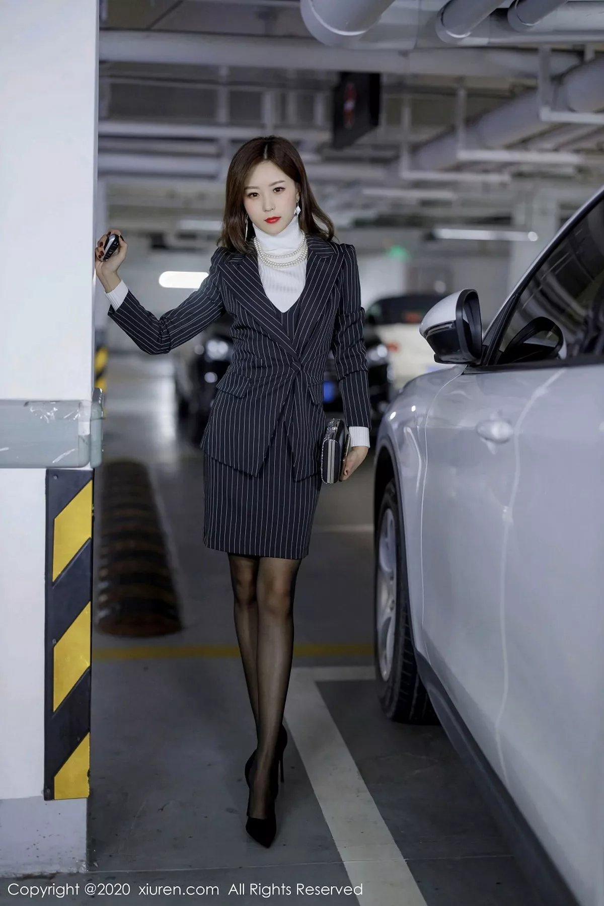 秀人集.com_[XiuRen秀人网]No.2910_嫩模杨紫嫣Cynthia职场女老板主题半脱露开档黑丝裤袜诱惑写真66P