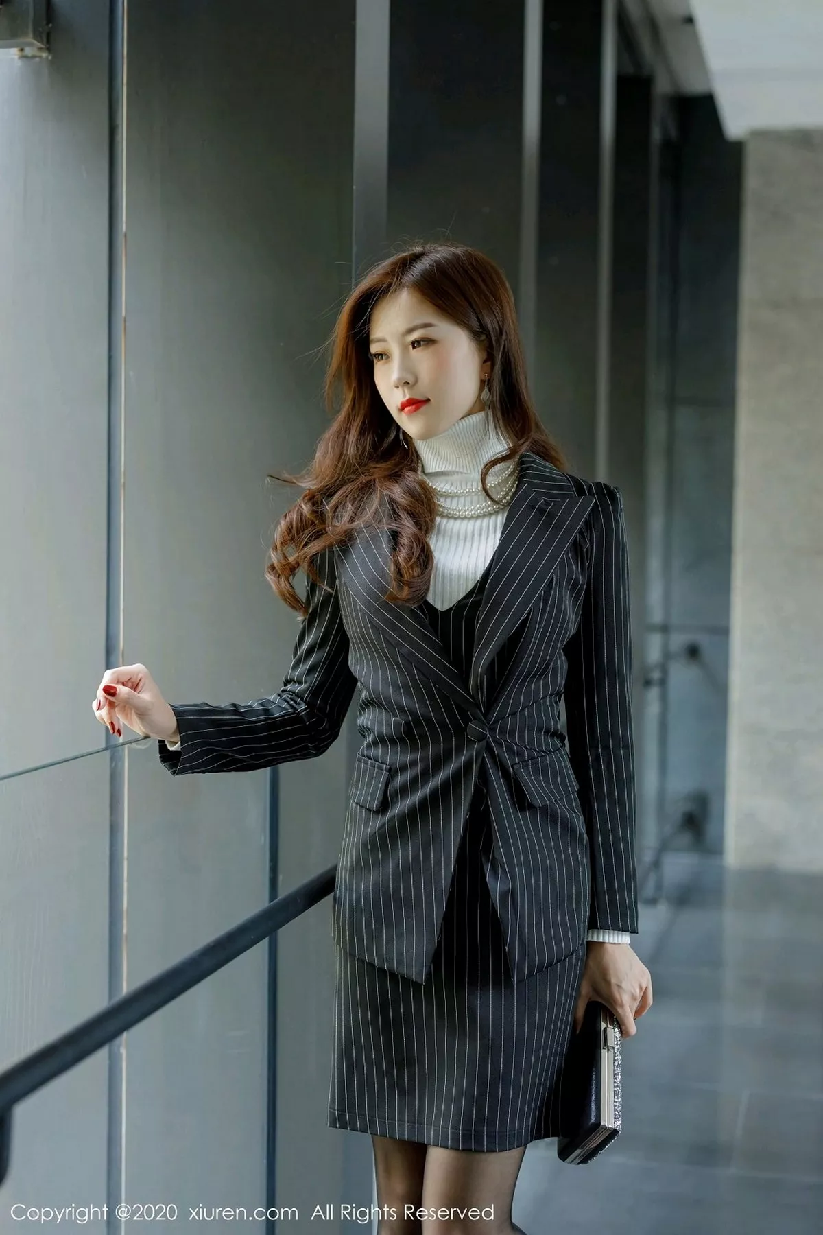 秀人集.com_[XiuRen秀人网]No.2910_嫩模杨紫嫣Cynthia职场女老板主题半脱露开档黑丝裤袜诱惑写真66P