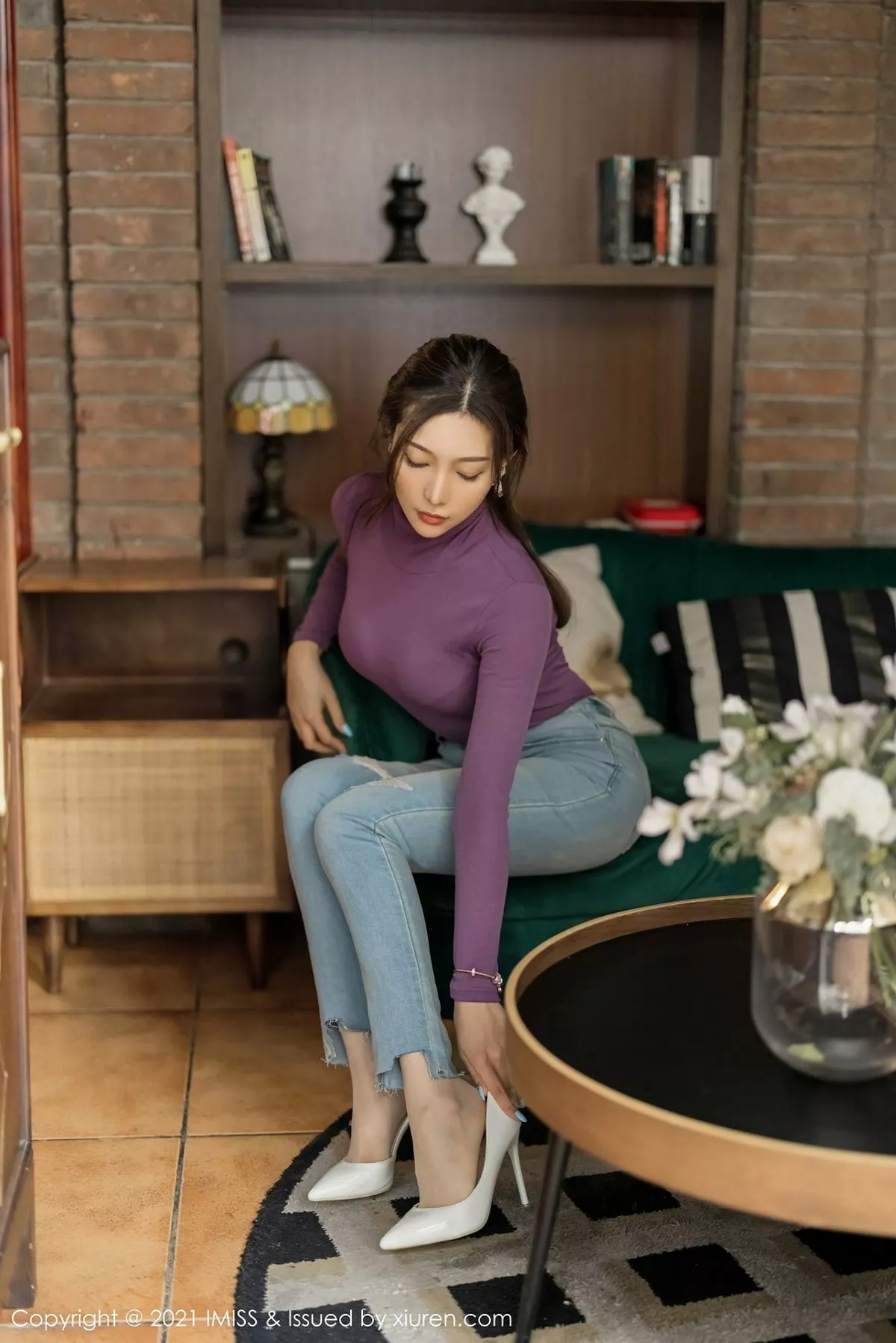 秀人集.com_[IMISS爱蜜社]Vol.541_女神小狐狸Kathryn私房脱牛仔裤露性感粉色内衣完美诱惑写真52P