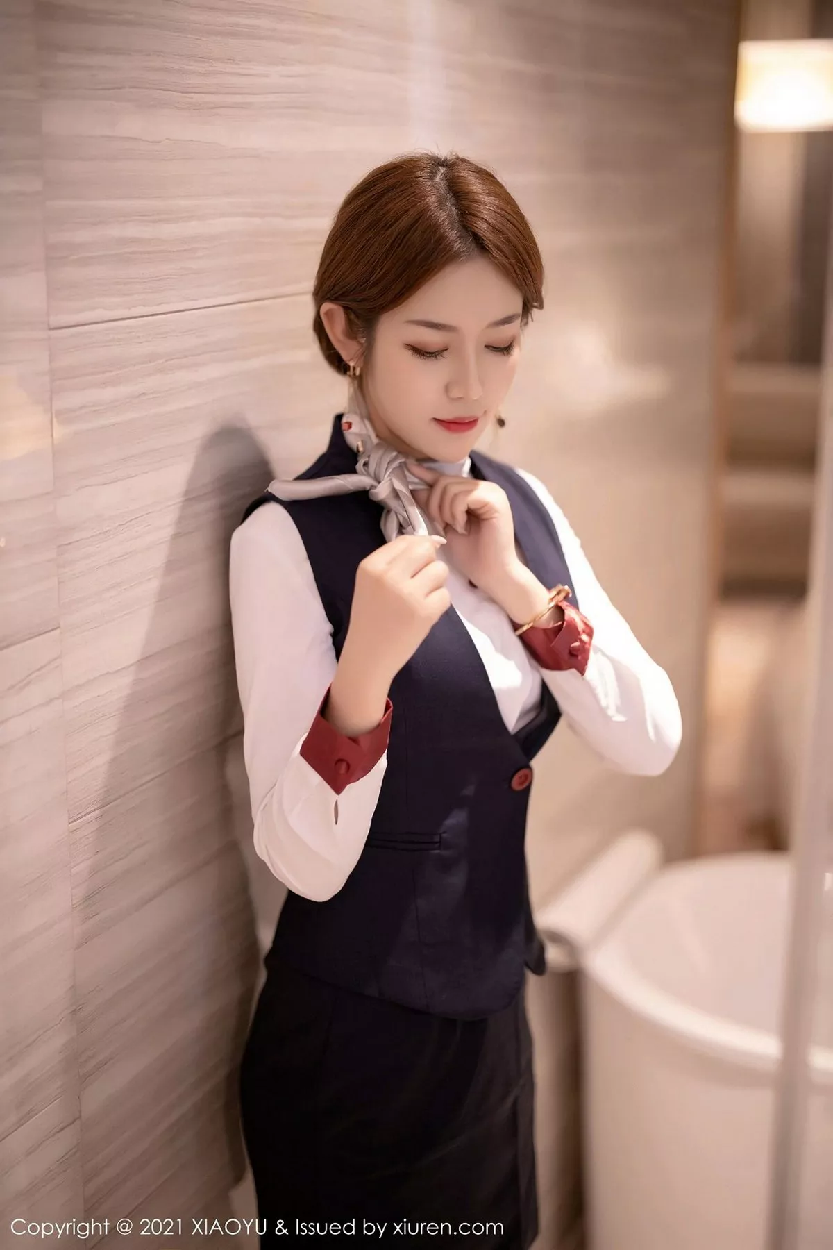 秀人集.com_[XiaoYu画语界]Vol.449_嫩模梦梵经典空乘制服半脱露红色内衣蕾丝吊袜撩人诱惑写真77P