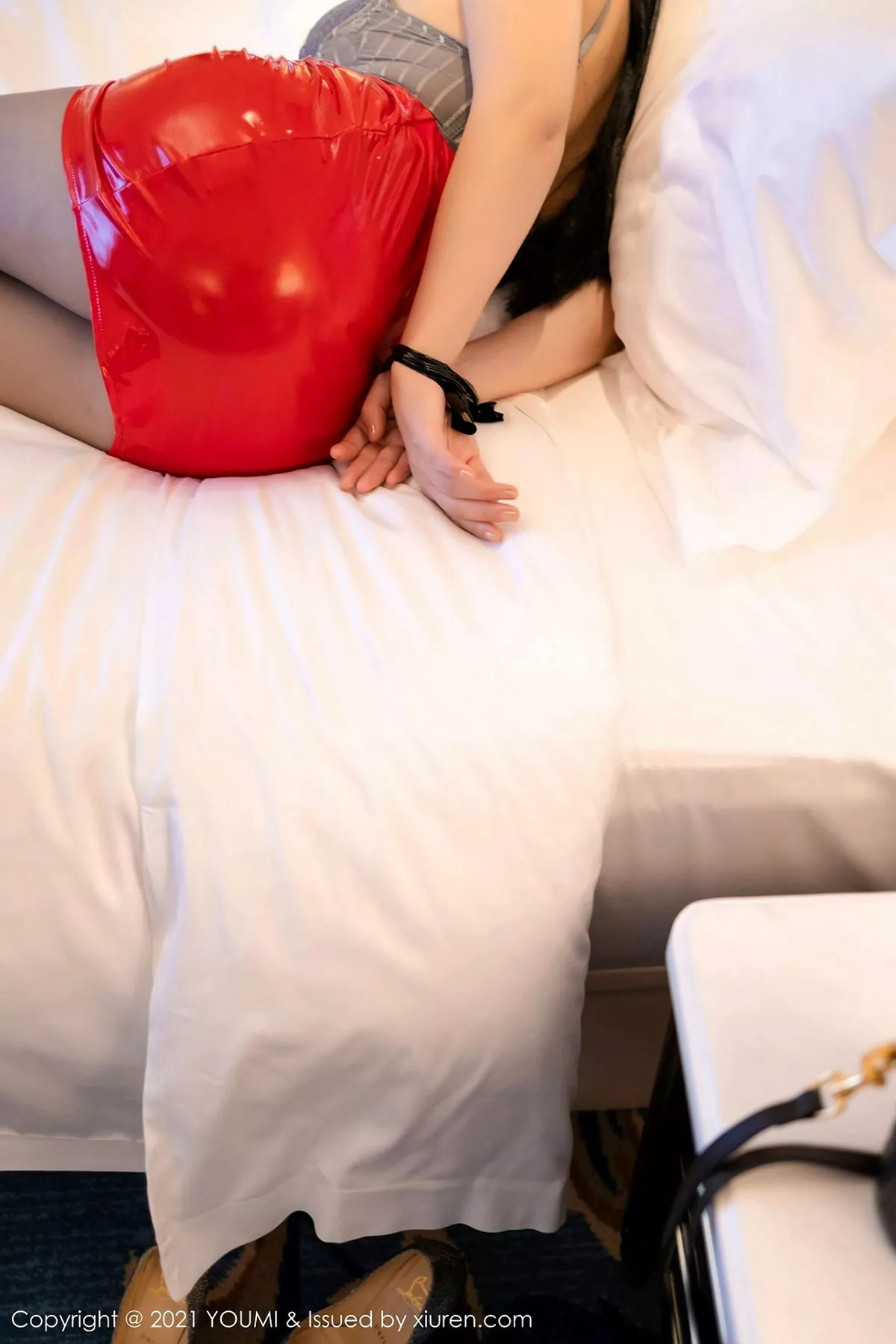 秀人集.com_[YouMi尤蜜荟]Vol.587_嫩模允爾厦门旅拍剧情主题床上镂空内衣秀火辣身材诱惑写真114P