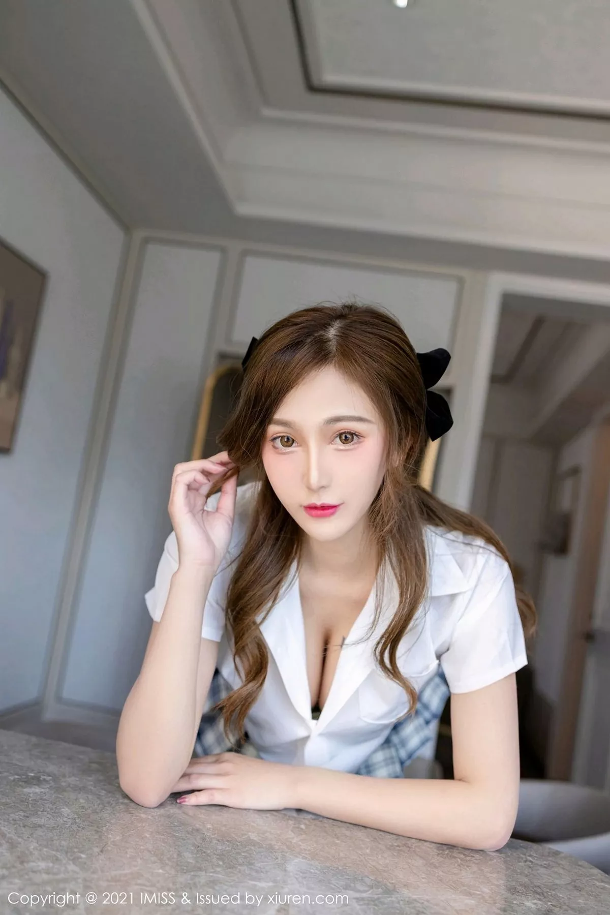 秀人集.com_[IMISS爱蜜社]Vol.543_气质女神Lavinia肉JK制服配黑丝筒袜露性感内衣诱惑写真61P