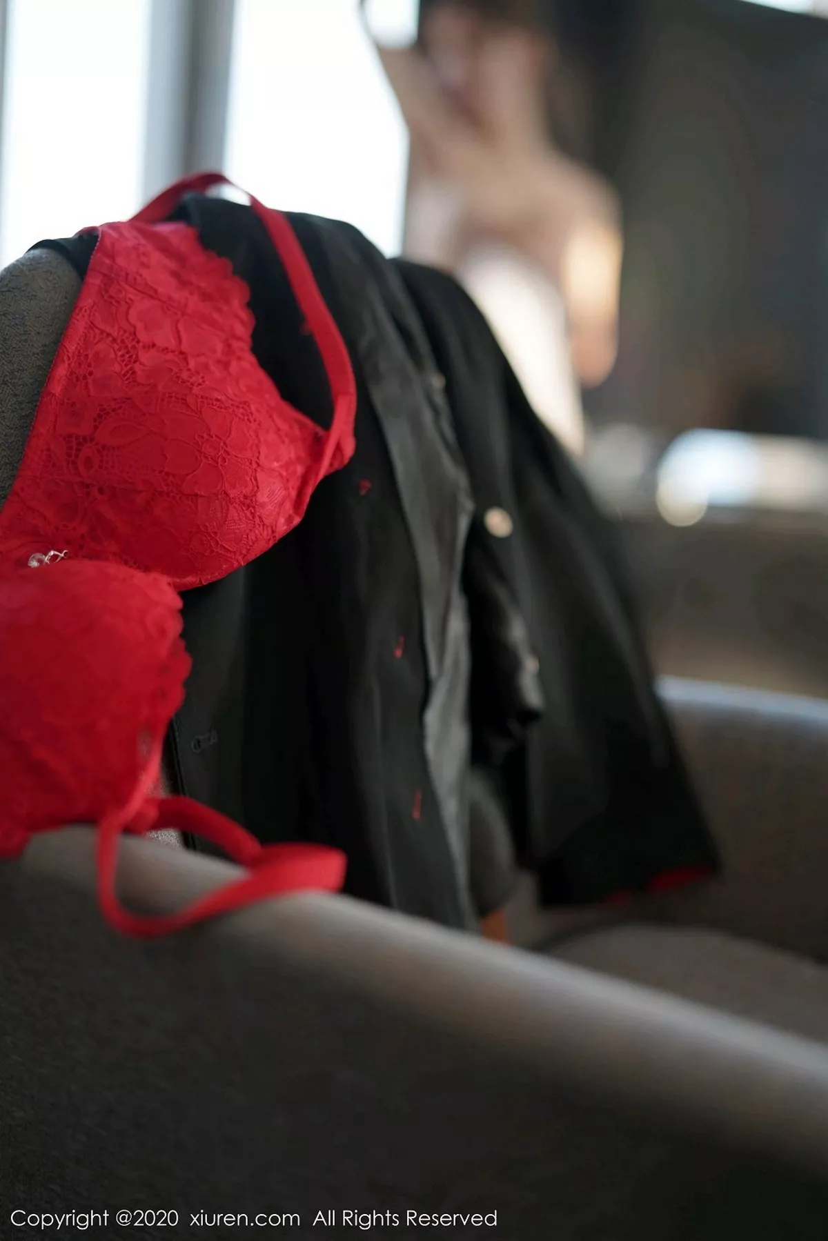 秀人集.com_[XiuRen秀人网]No.2915_女神周于希Sandy空姐真实场景剧情主题红色内衣配黑丝诱惑写真106P