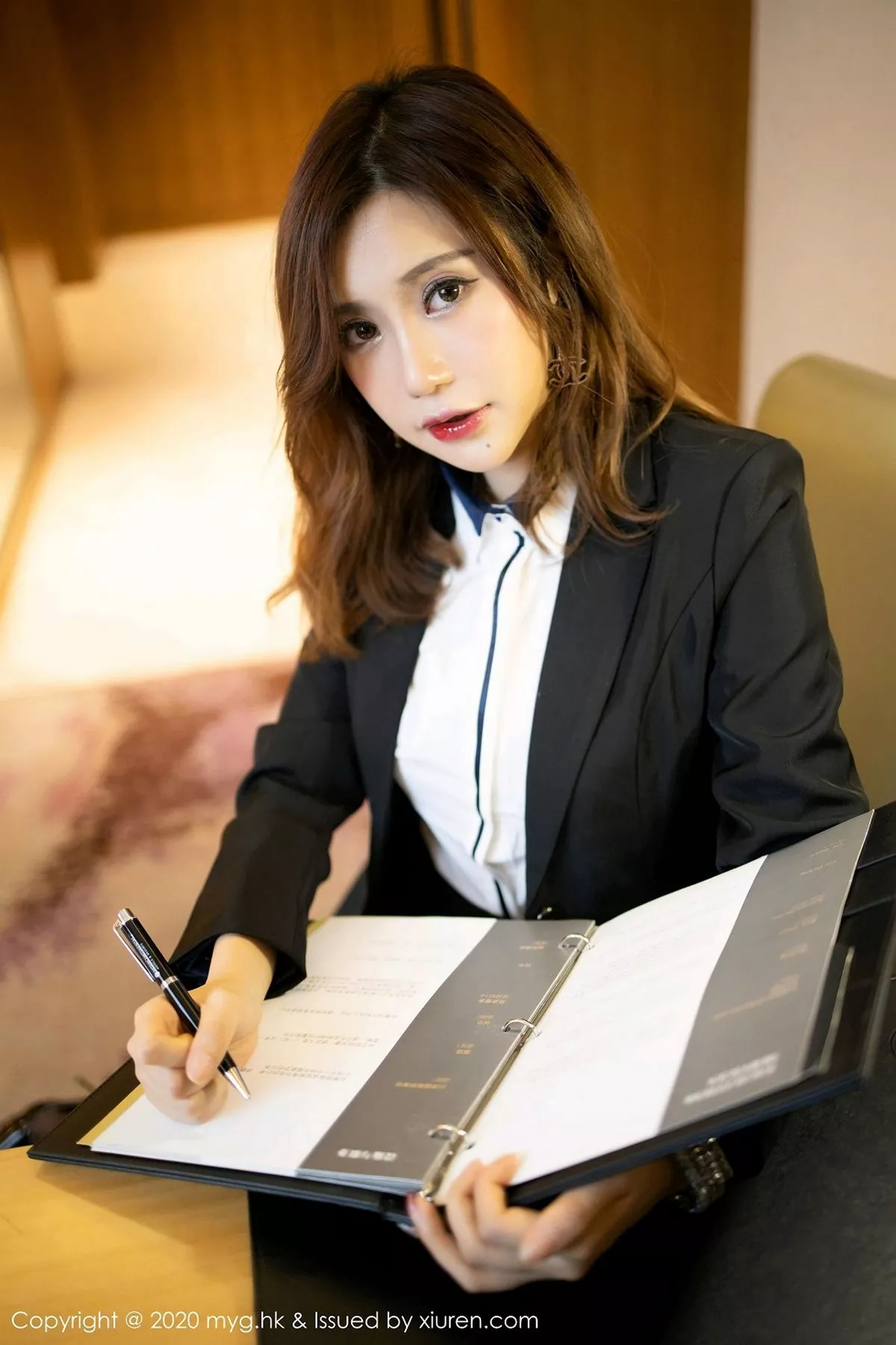 秀人集.com_[MyGirl美媛馆]Vol.469_女神绮里嘉ula职场秘书OL主题半脱露性感内衣完美诱惑写真73P