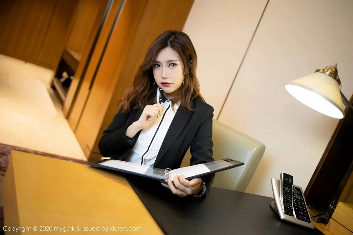 秀人集.com_[MyGirl美媛馆]Vol.469_女神绮里嘉ula职场秘书OL主题半脱露性感内衣完美诱惑写真73P