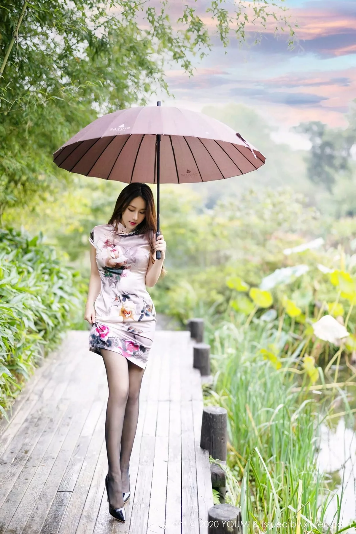 秀人集.com_[YouMi尤蜜荟]Vol.575_嫩模徐安安杭州旅拍私房床上脱旗袍露性感内衣诱惑写真53P