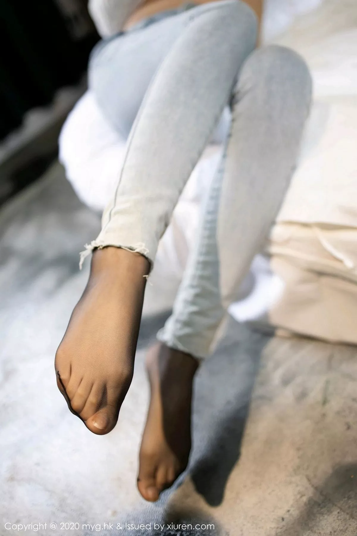 秀人集.com_[MyGirl美媛馆]Vol.470_女神绮里嘉ula私房猩红镂空内衣配黑丝袜秀完美身材诱惑写真82P