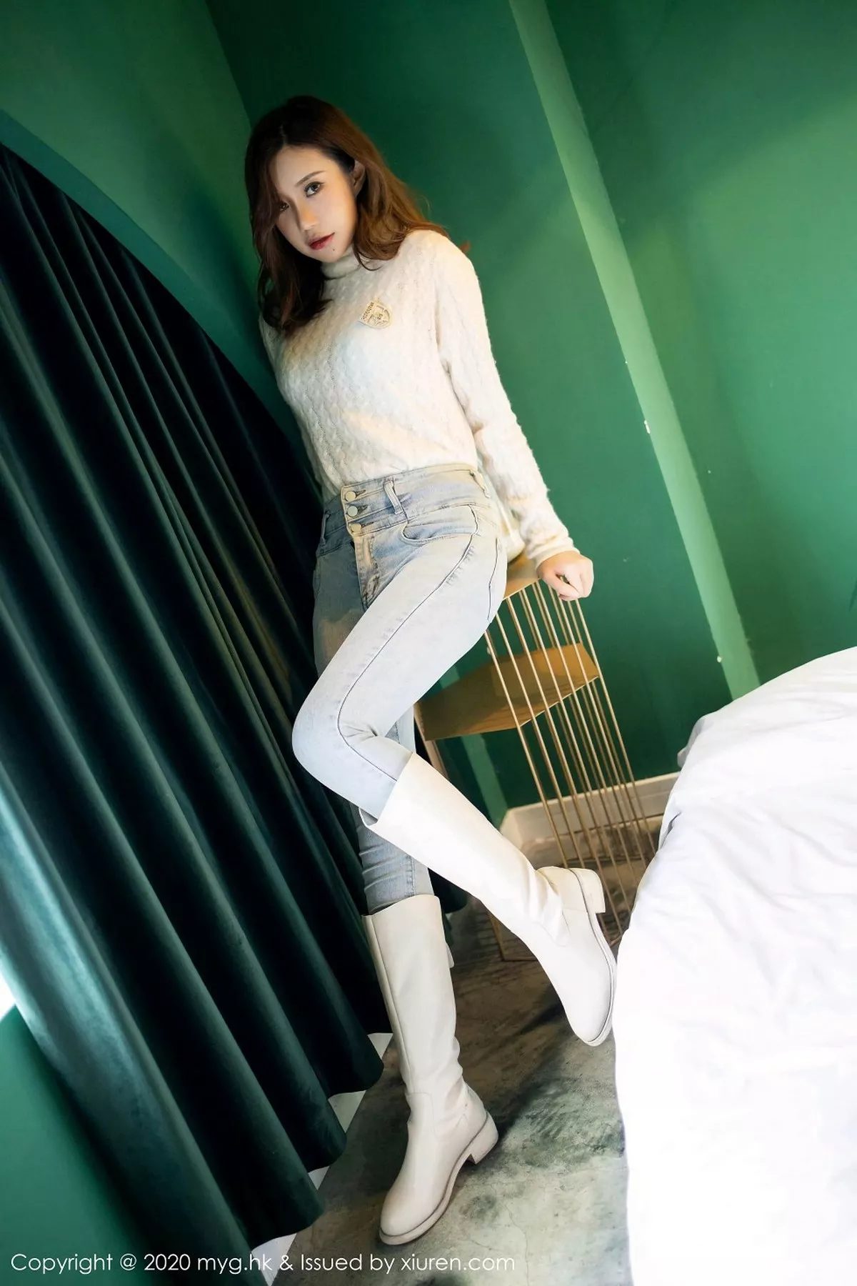 秀人集.com_[MyGirl美媛馆]Vol.470_女神绮里嘉ula私房猩红镂空内衣配黑丝袜秀完美身材诱惑写真82P