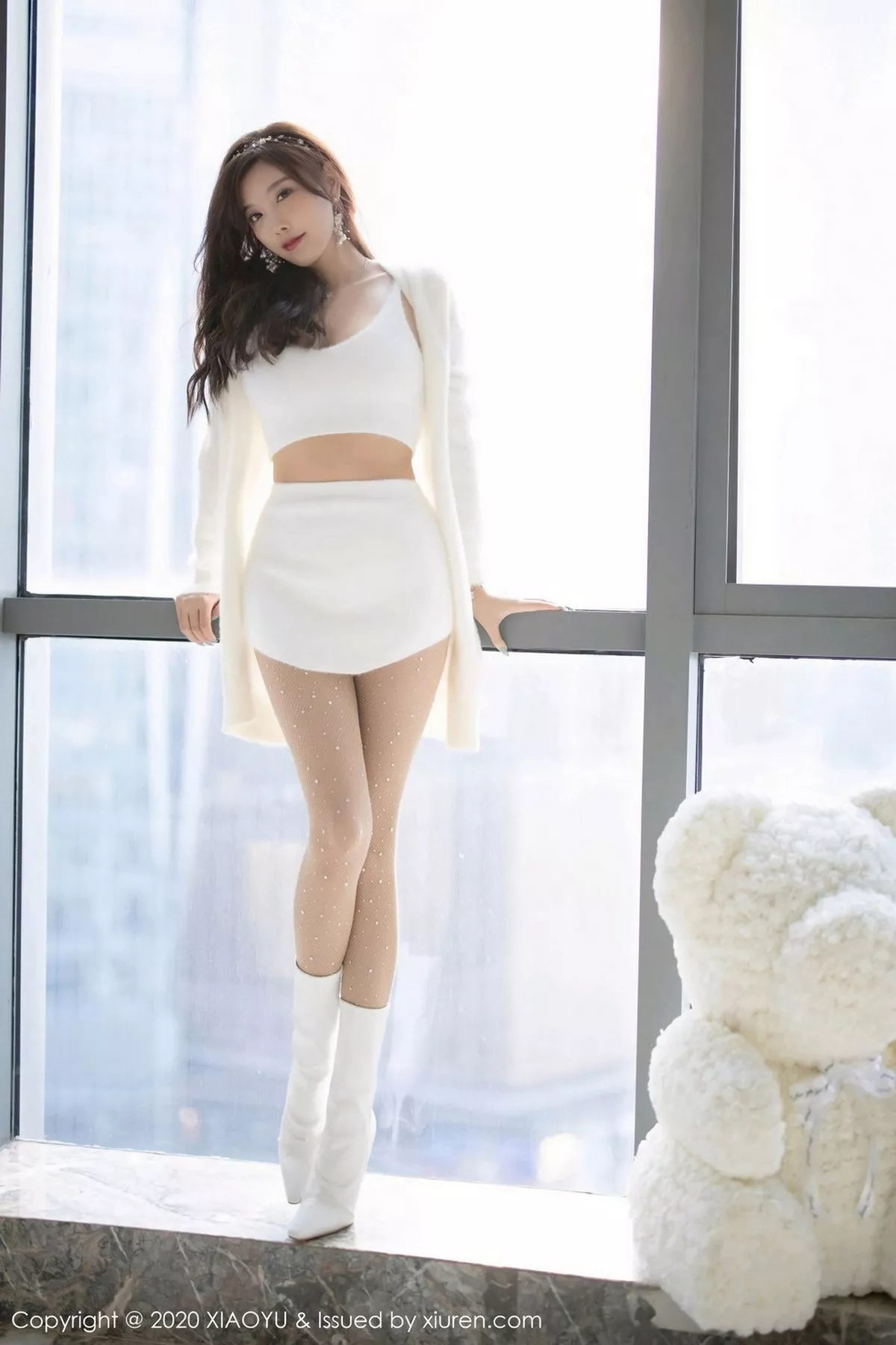 秀人集.com_[XiaoYu画语界]Vol.437_女神杨晨晨sugar圣诞主题白色绒毛内衣配白丝网袜诱惑写真74P