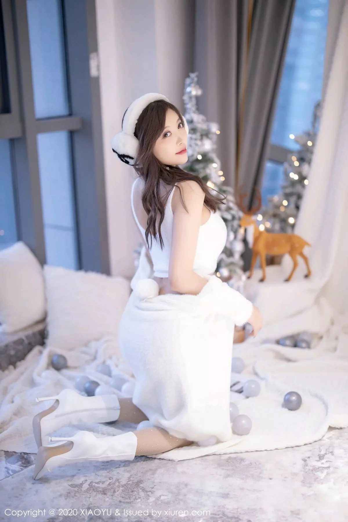 秀人集.com_[XiaoYu画语界]Vol.437_女神杨晨晨sugar圣诞主题白色绒毛内衣配白丝网袜诱惑写真74P