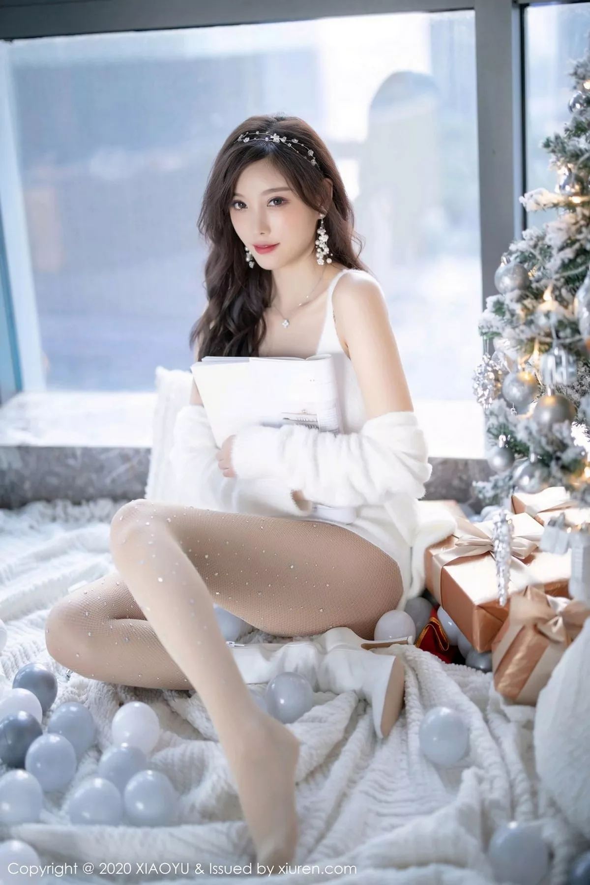 秀人集.com_[XiaoYu画语界]Vol.437_女神杨晨晨sugar圣诞主题白色绒毛内衣配白丝网袜诱惑写真74P