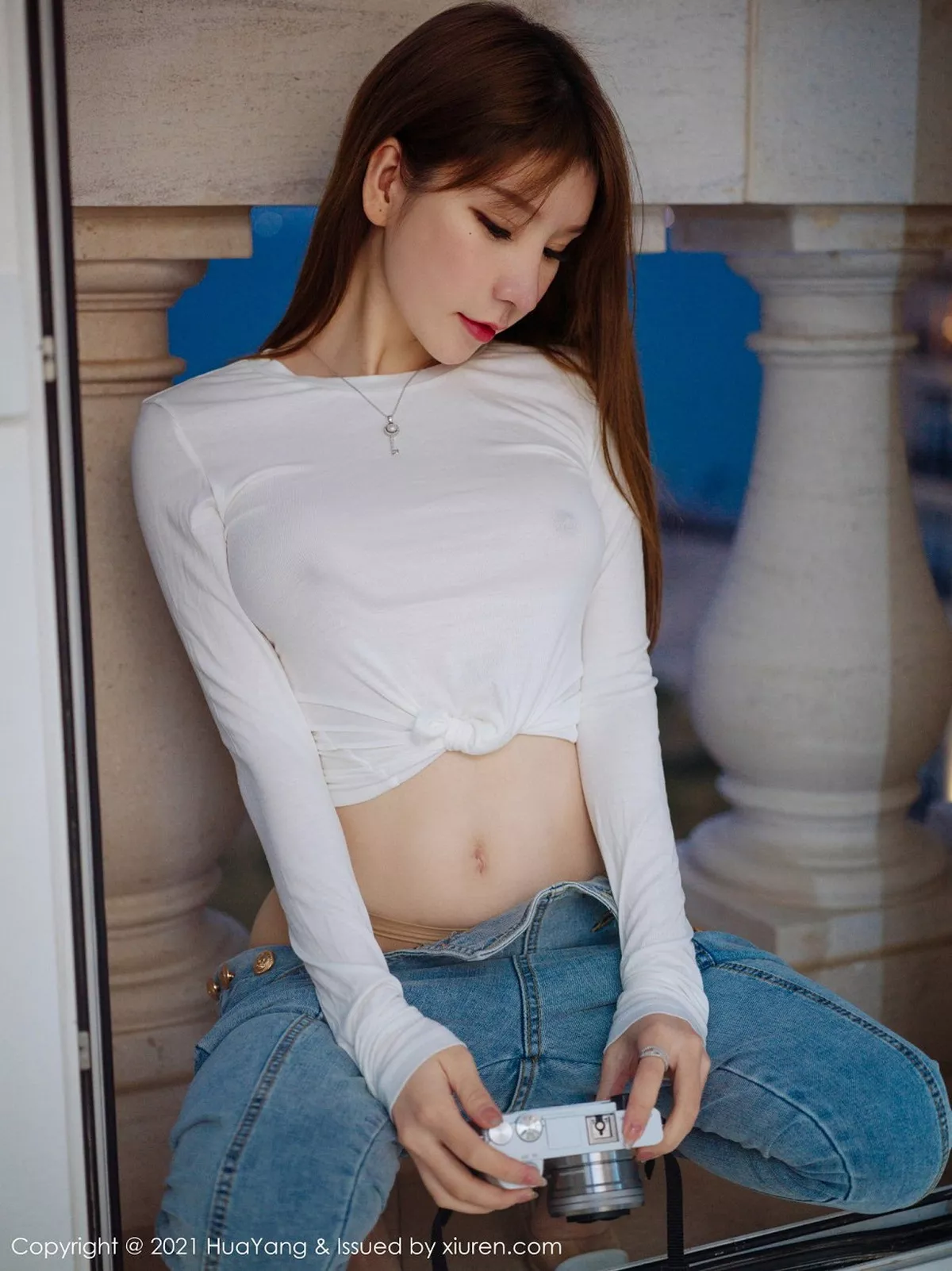 秀人集.com_[HuaYang花漾]Vol.357_女神周于希Sandy厦门旅拍薄透白色T真空激凸撩人诱惑写真71P