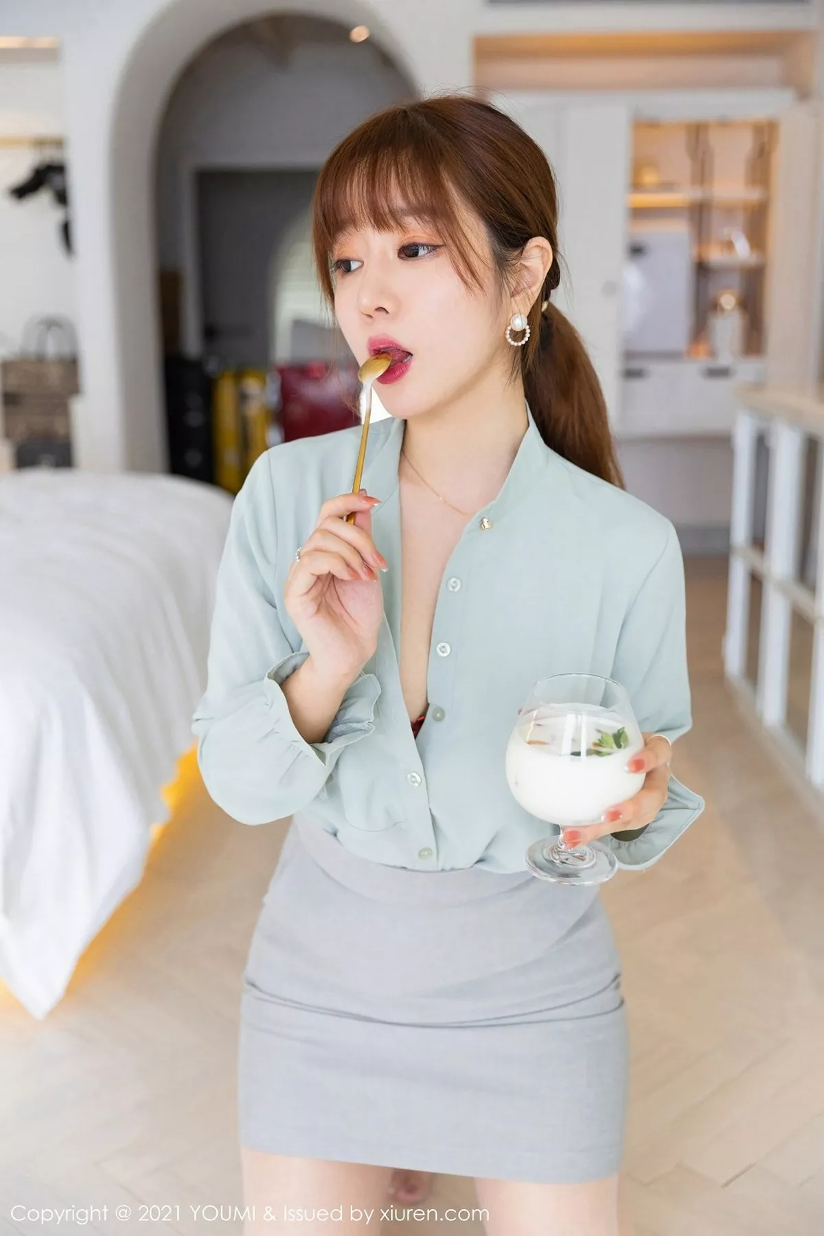 秀人集.com_[YouMi尤蜜荟]Vol.592_女神王雨纯大理旅拍私人管家剧情床上半脱露火辣身材诱惑写真145P