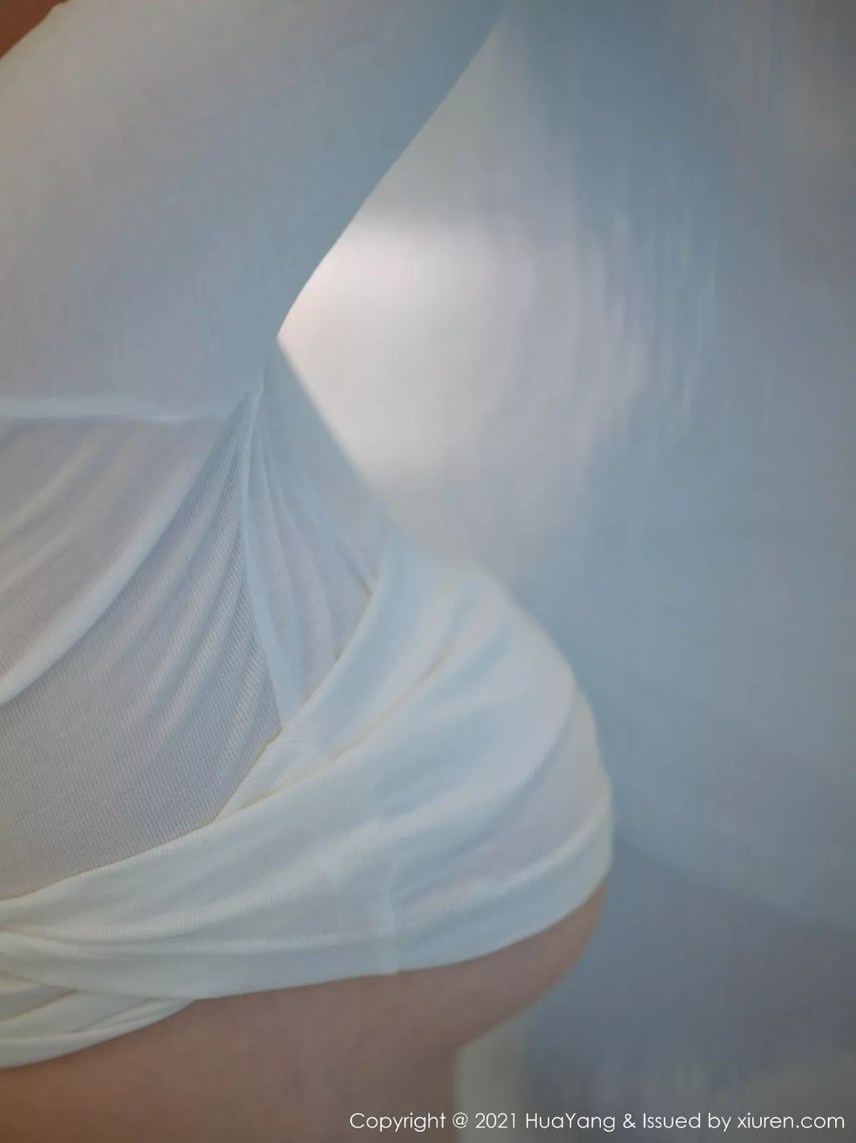 秀人集.com_[HuaYang花漾]Vol.357_女神周于希Sandy厦门旅拍薄透白色T真空激凸撩人诱惑写真71P