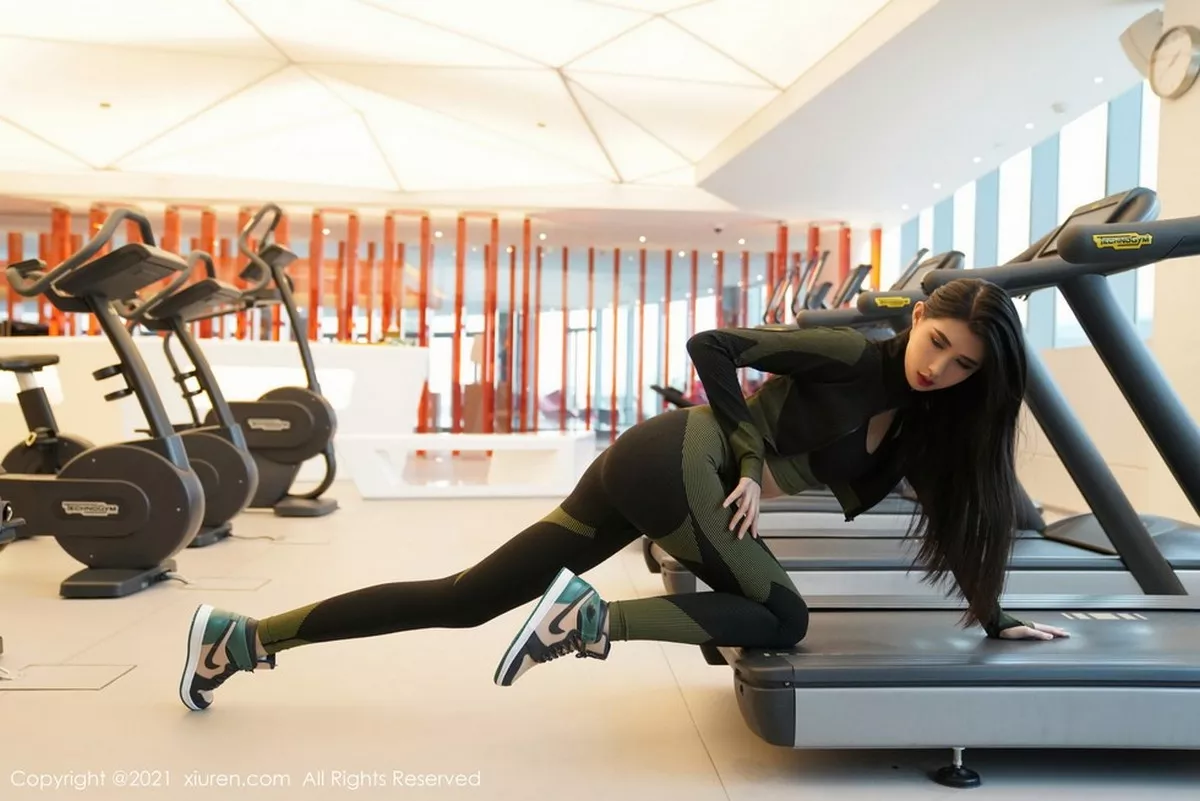 秀人集.com_[XiuRen秀人网]No.3040_嫩模葛征江浙沪旅拍健身房主题紧身运动装秀完美曲线性感写真56P