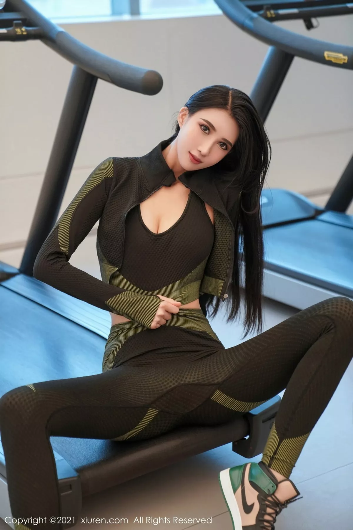 秀人集.com_[XiuRen秀人网]No.3040_嫩模葛征江浙沪旅拍健身房主题紧身运动装秀完美曲线性感写真56P