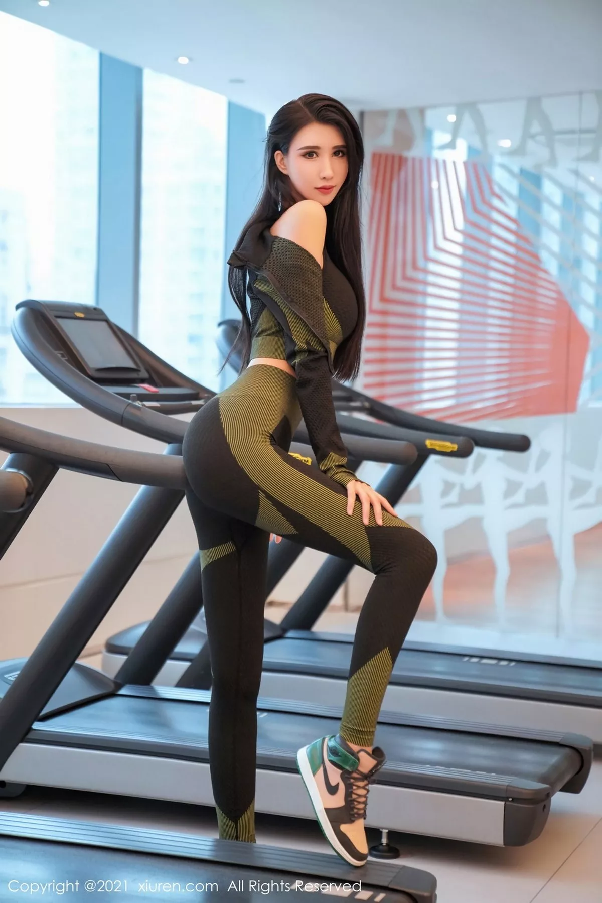 秀人集.com_[XiuRen秀人网]No.3040_嫩模葛征江浙沪旅拍健身房主题紧身运动装秀完美曲线性感写真56P