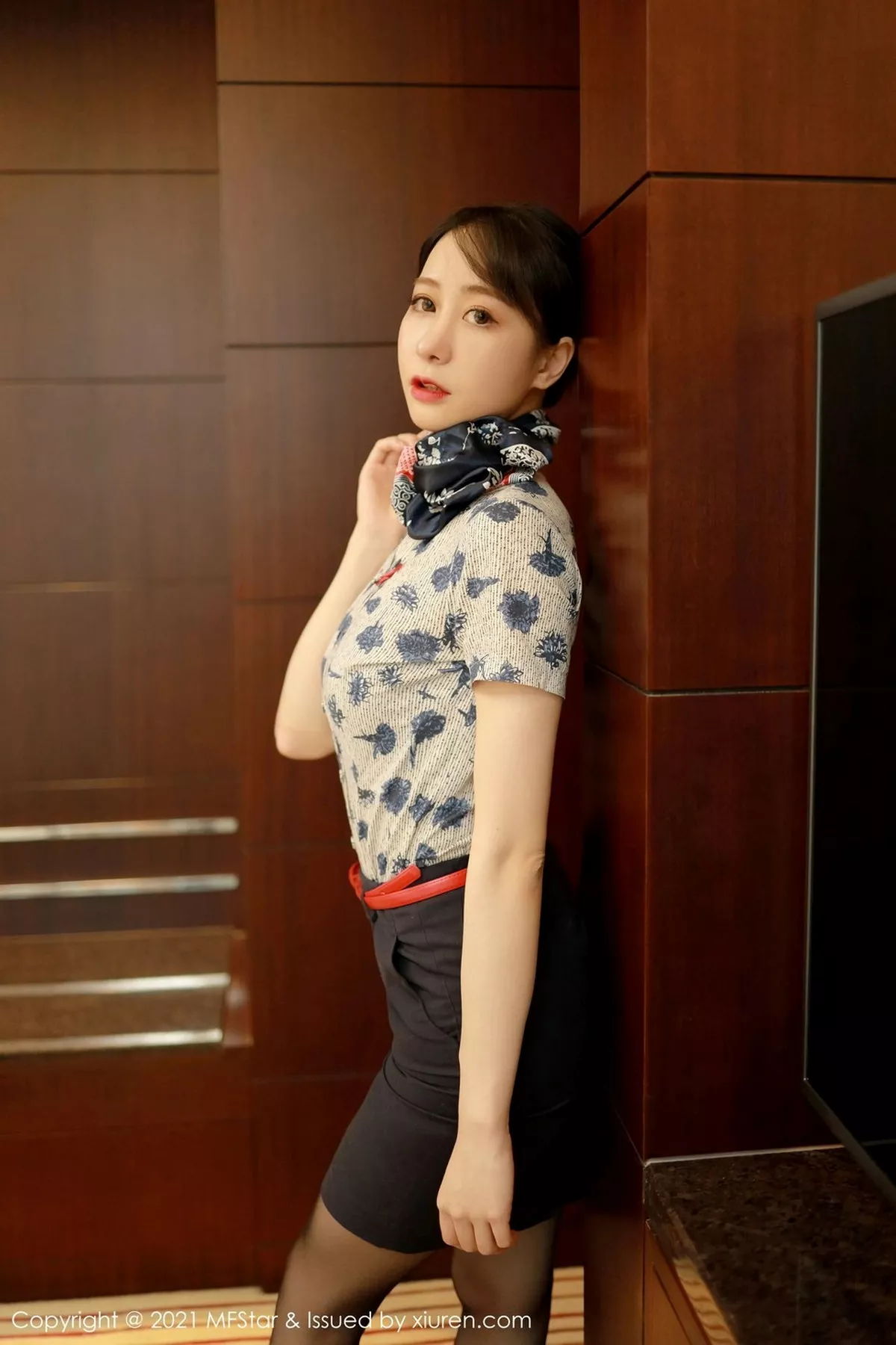 秀人集.com_[MFStar模范学院]Vol.450_嫩模水水er私房空姐制服半脱露翘臀情趣捆绑极致诱惑写真60P