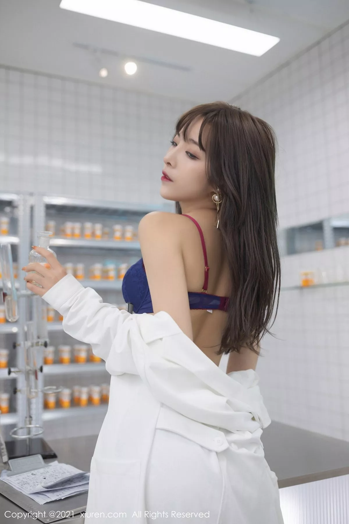 秀人集.com_[XiuRen秀人网]No.3079_嫩模陈小喵三亚旅拍实验室试药主题白大褂下开档肉丝裤袜诱惑写真71P
