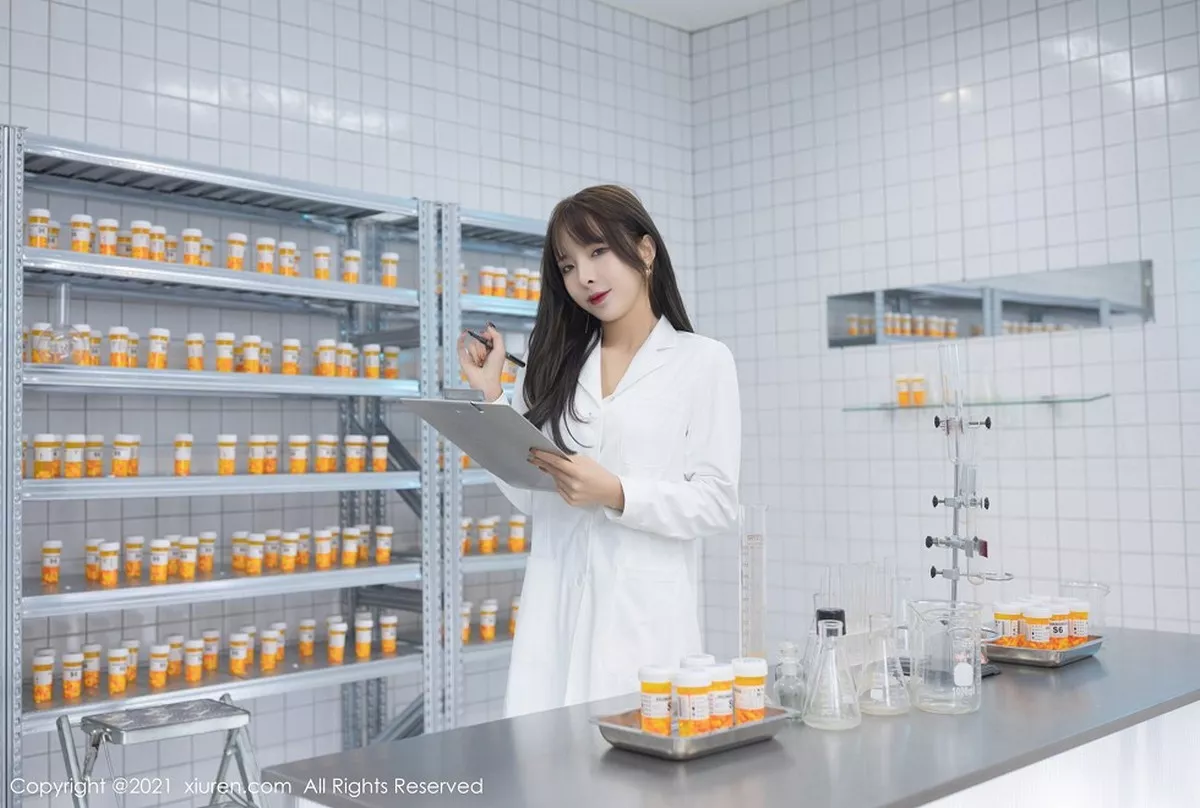 秀人集.com_[XiuRen秀人网]No.3079_嫩模陈小喵三亚旅拍实验室试药主题白大褂下开档肉丝裤袜诱惑写真71P