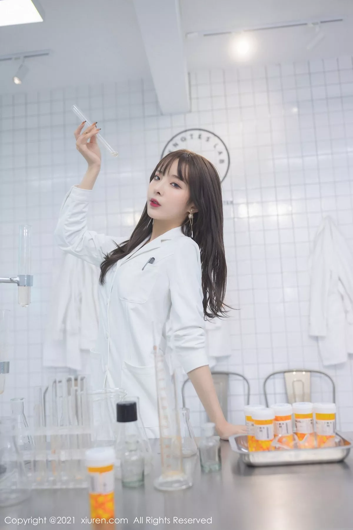 秀人集.com_[XiuRen秀人网]No.3079_嫩模陈小喵三亚旅拍实验室试药主题白大褂下开档肉丝裤袜诱惑写真71P