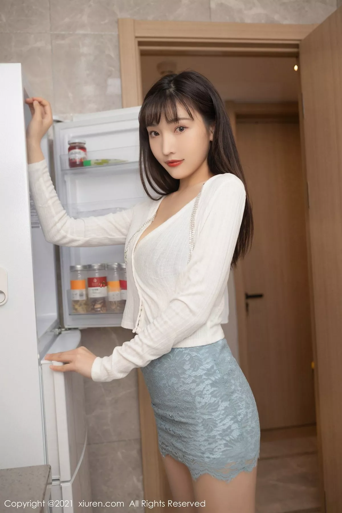 秀人集.com_[XiuRen秀人网]No.3084_嫩模陆萱萱三亚旅拍性感人妻主题脱开档肉丝裤袜秀翘臀诱惑写真76P