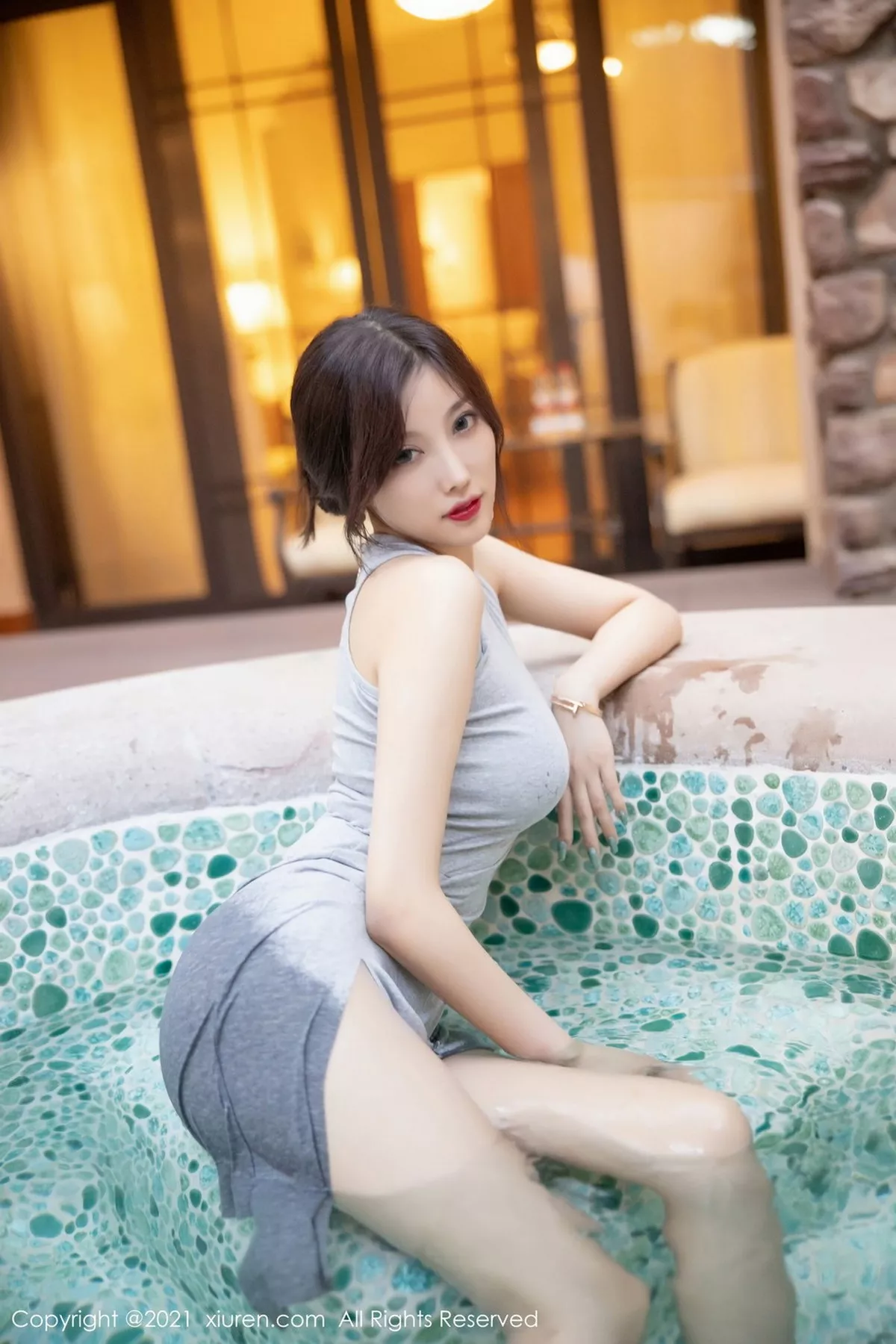 秀人集.com_[XiuRen秀人网]No.3022_女神杨晨晨sugar浴池里真空灰色服饰配开档丝袜湿身诱惑写真52P