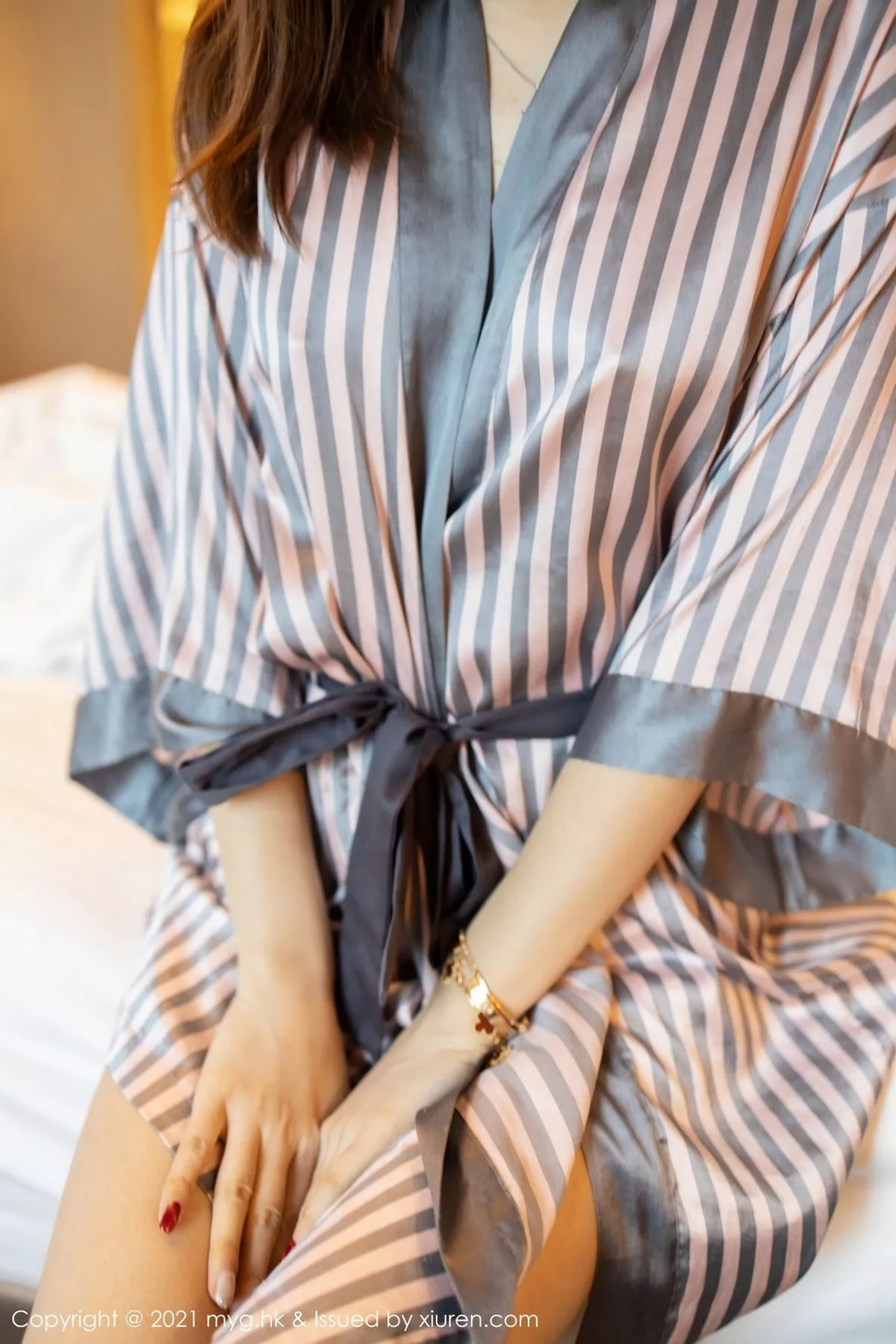 秀人集.com_[MyGirl美媛馆]Vol.481_女神Carina梦绮私房浅裹轻透睡衣半撩露豪乳翘臀诱惑写真90P