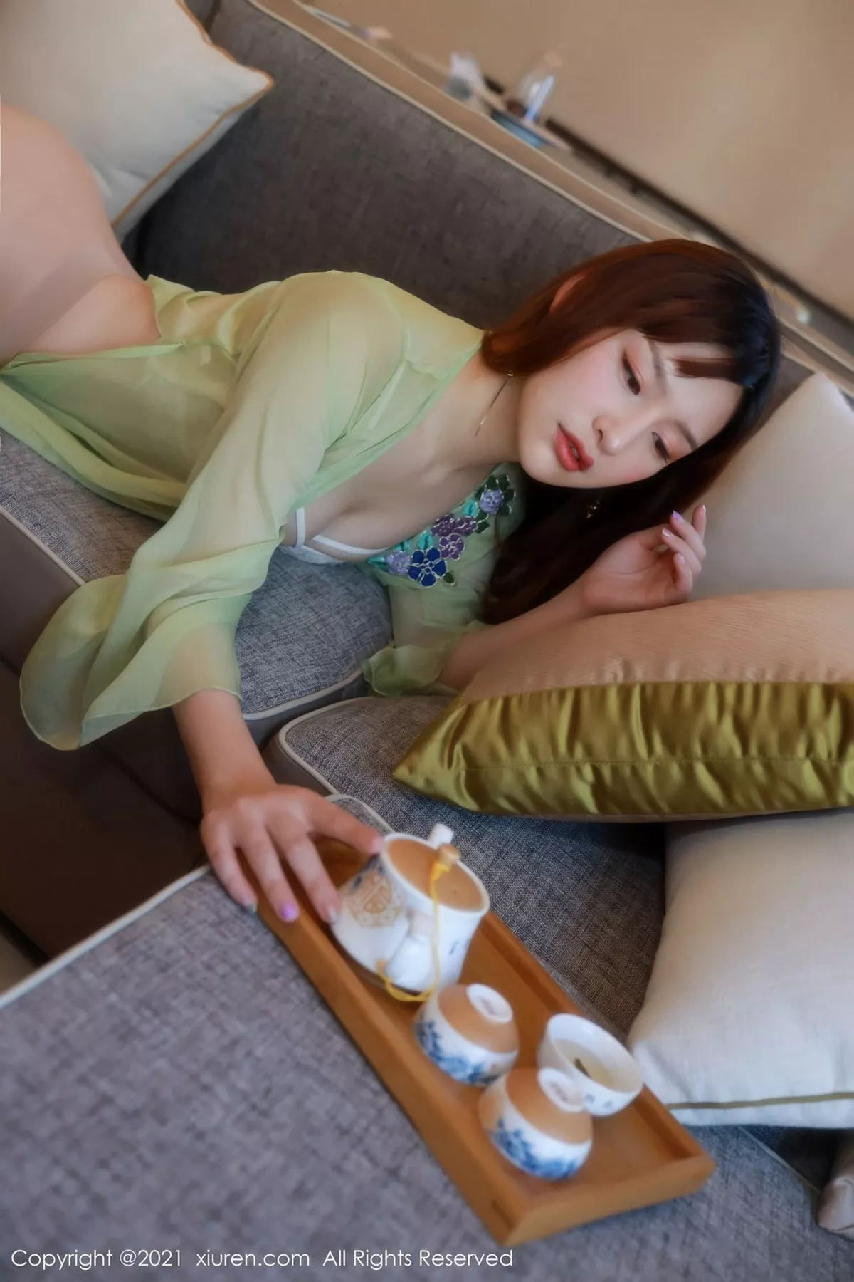 秀人集.com_[XiuRen秀人网]No.3029_嫩模小萱nacay广州旅拍浅绿色薄衫露无内肉丝裤袜诱惑写真58P