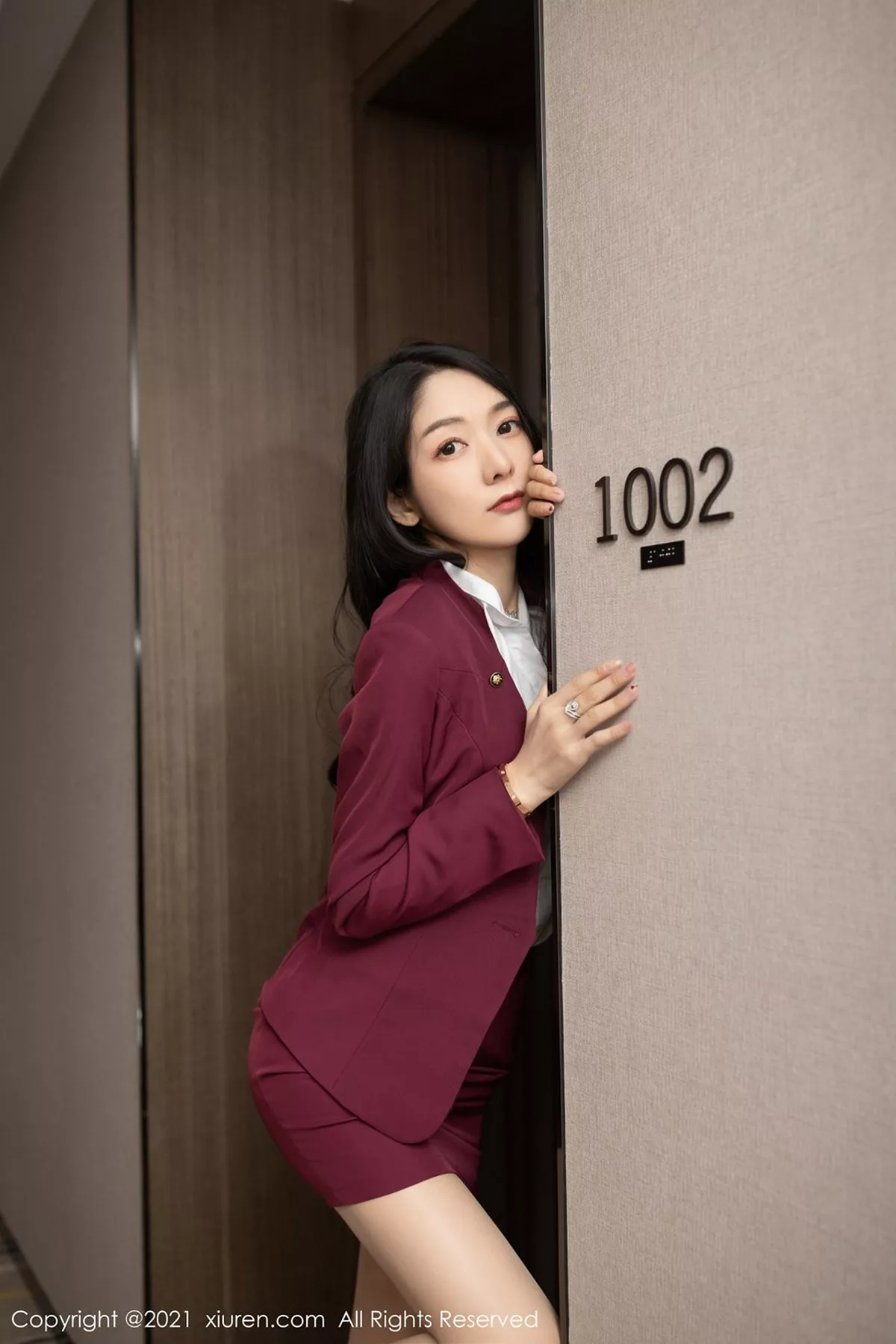 秀人集.com_[XiuRen秀人网]No.3092_女神Angela小热巴末班地铁场景主题开档肉丝露蕾丝内裤诱惑写真87P