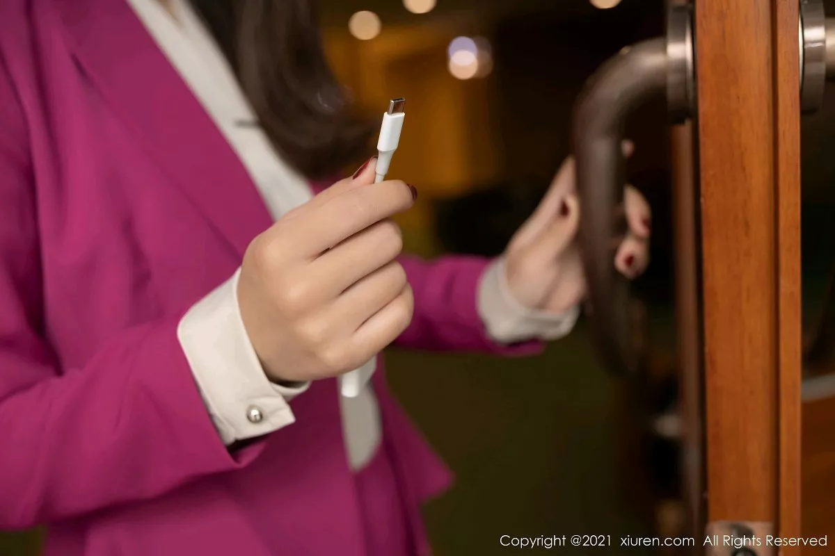 秀人集.com_[XiuRen秀人网]No.3156_嫩模唐安琪红色秘书制服主题半脱露性感内衣秀苗条身材诱惑写真80P